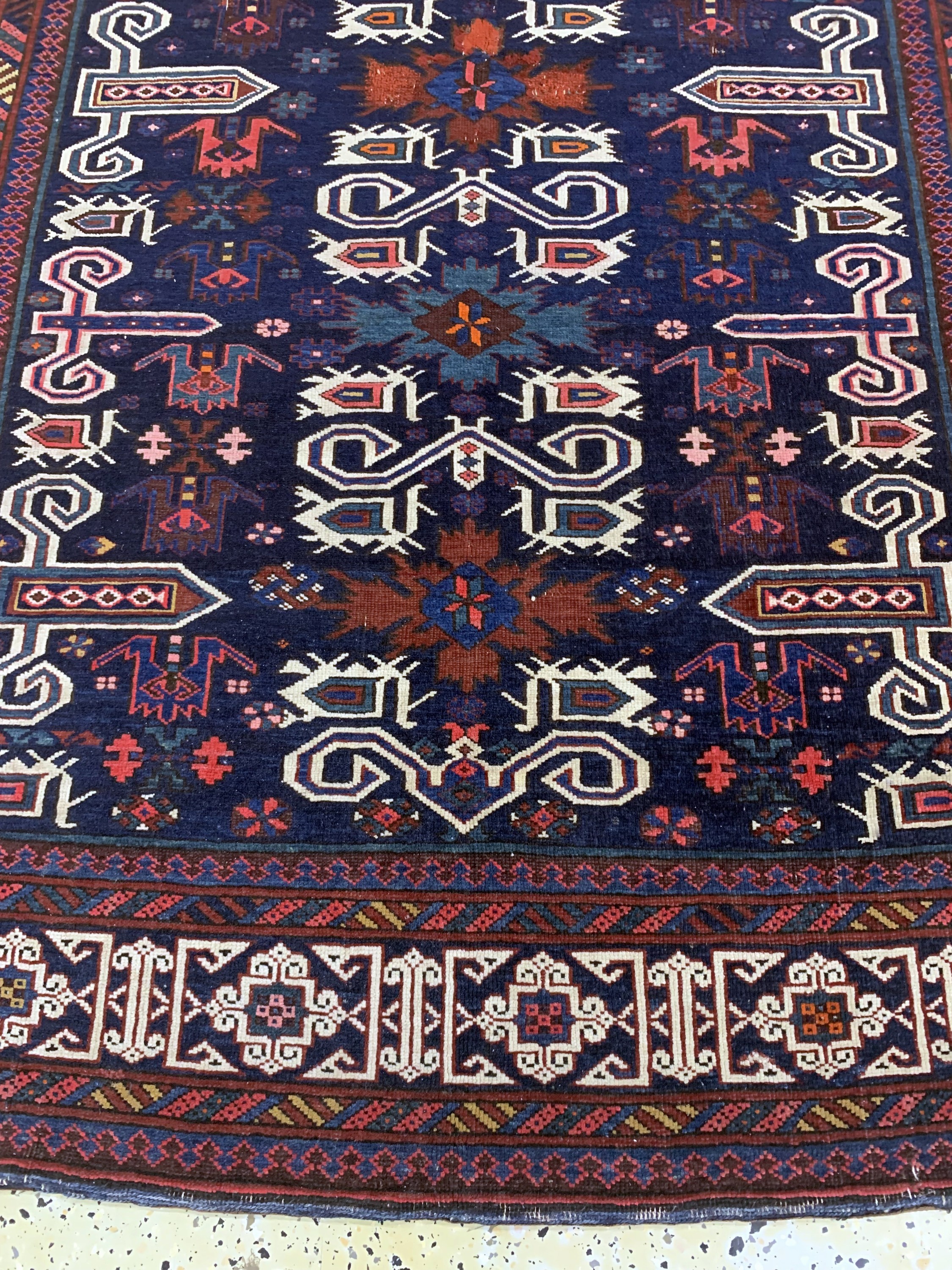 Detail f: "Blattgabel"Schirwan antik, Kaukasus, 19.Jhd, Wolle auf Wolle, ca. 202 x 137 cm, EHZ: 3(restauriert)