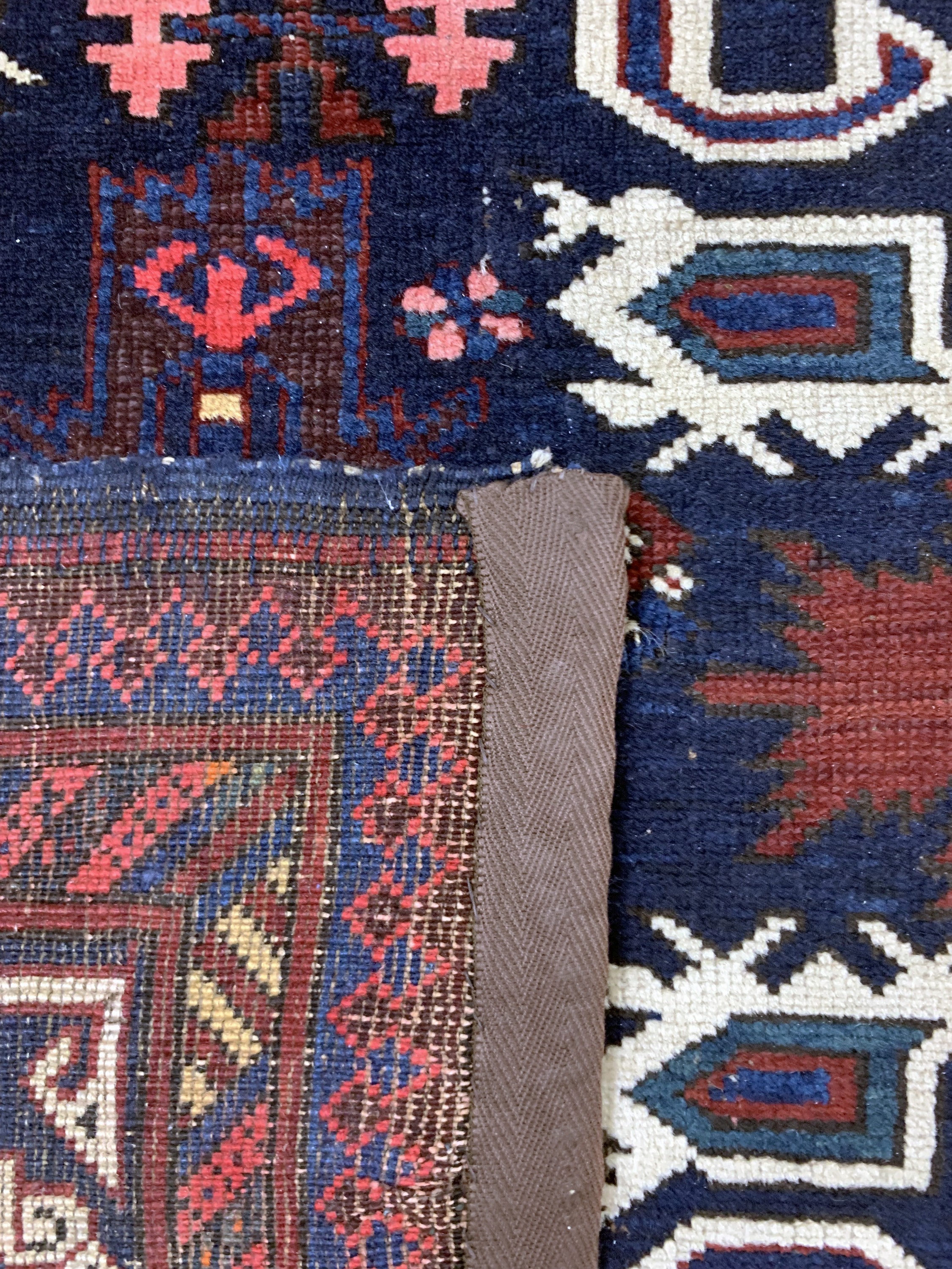 Detail g: "Blattgabel"Schirwan antik, Kaukasus, 19.Jhd, Wolle auf Wolle, ca. 202 x 137 cm, EHZ: 3(restauriert)