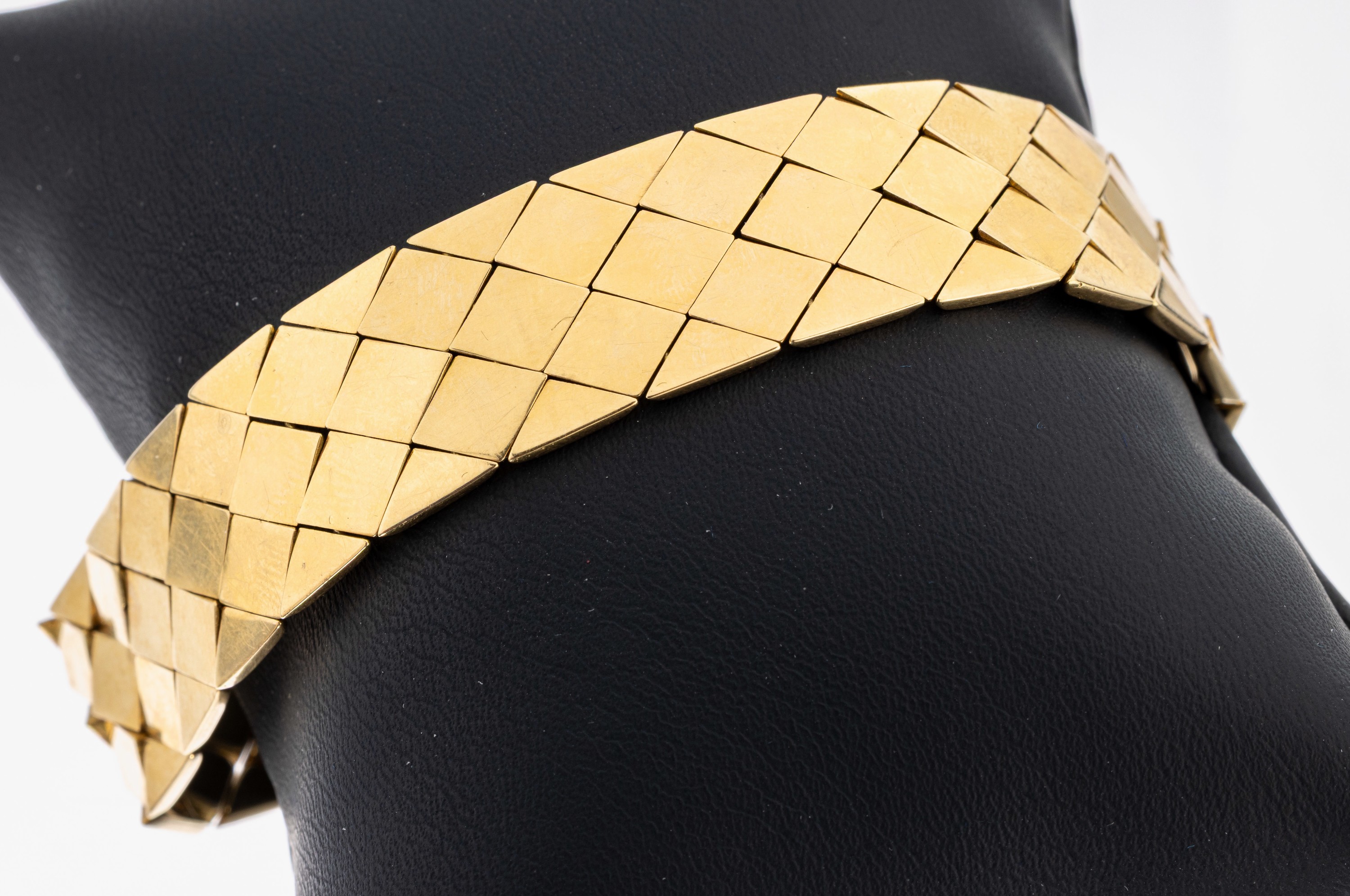 Image 26987416 - 18 kt Gold Armband, GG 750/000, rautenf. Glieder, B. ca. 1.6 cm, L. ca. 18.5 cm, ...