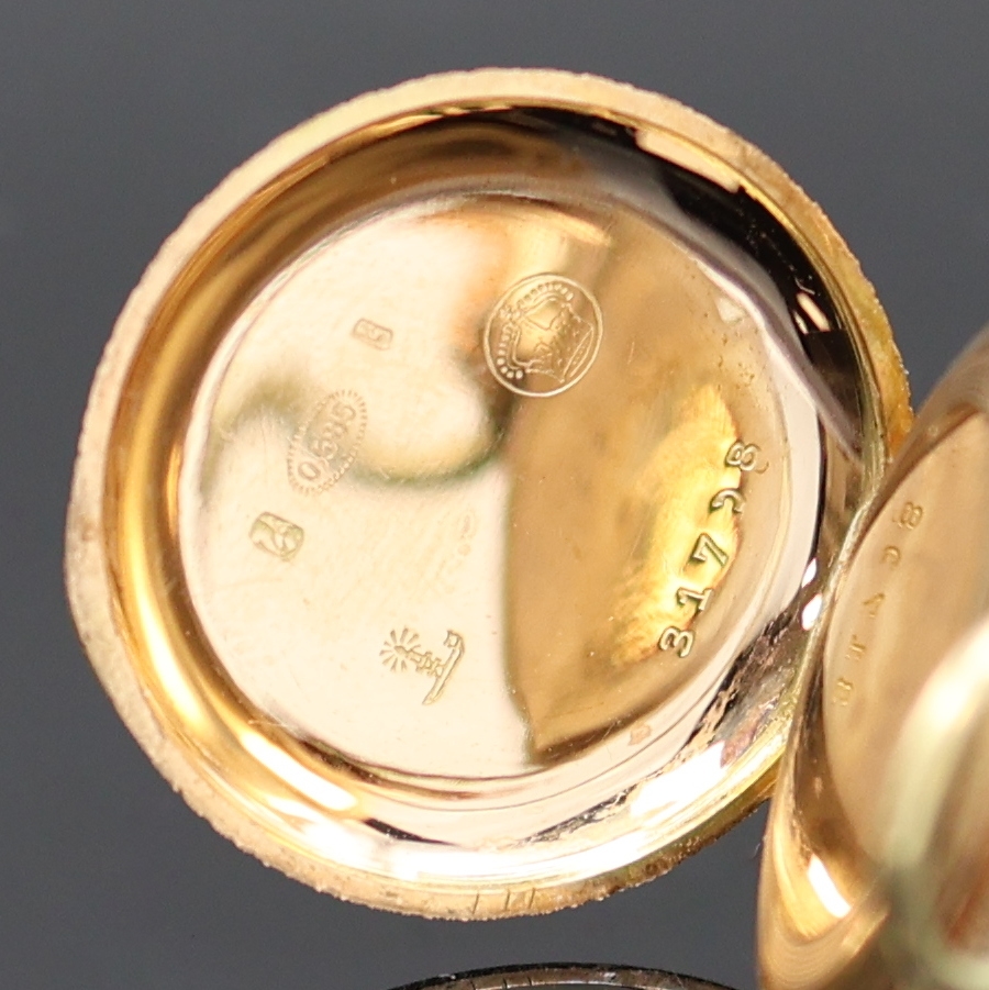 Detail c: Kleine Damensavonette in RG 585/000, Schweiz um 1900, floral verziertes u. reich grav. 2- Deckel Goldgeh., verg. Metallcuvette, Emailzifferbl. m. ...
