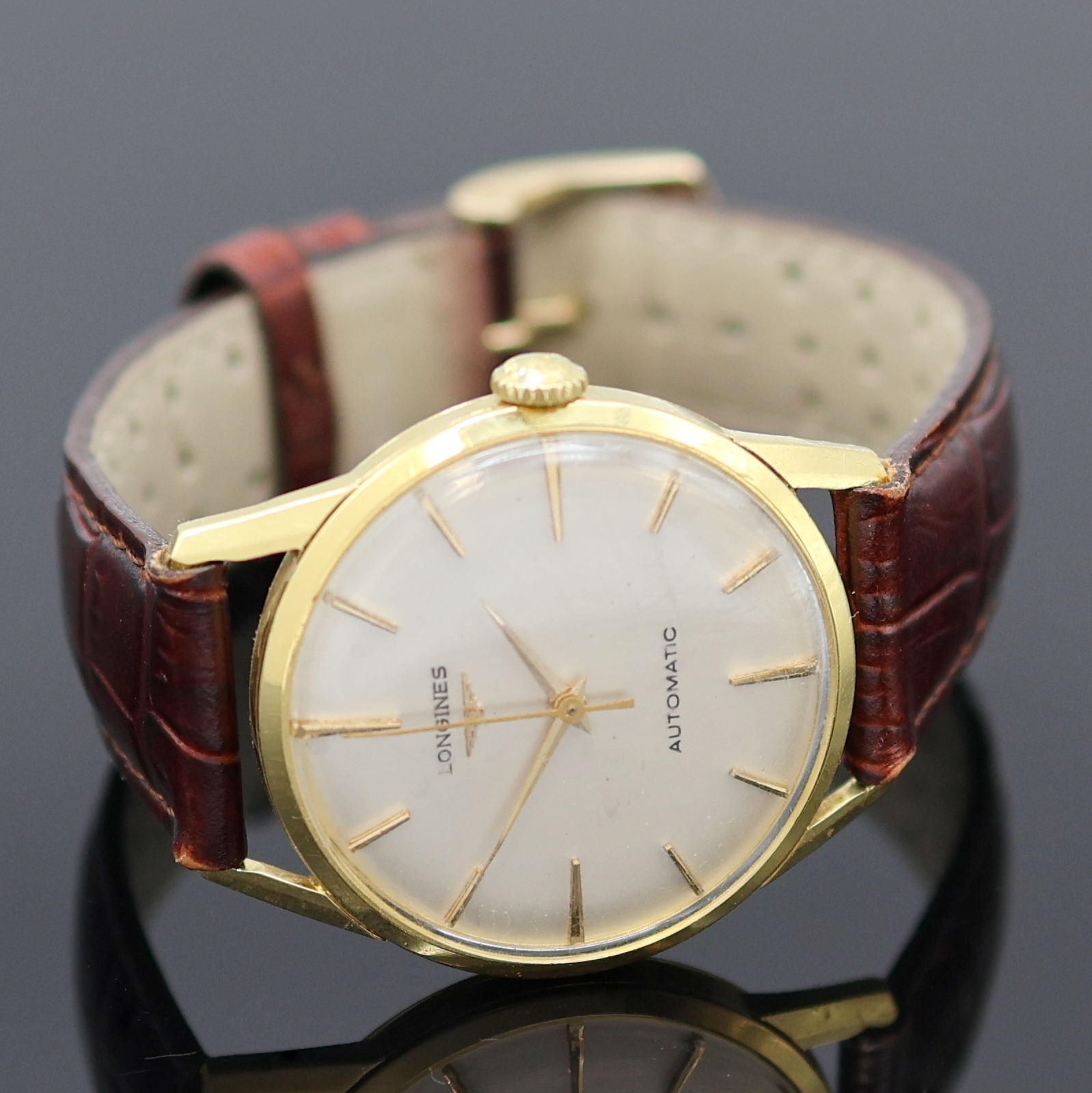Detail c: LONGINES Flagship Herrenarmbanduhr in GG 750/000 Referenz 1403, Schweiz um 1965, Automatik, Boden m. Relief-Darst. eines Segelschiffs u. Glasrand ...