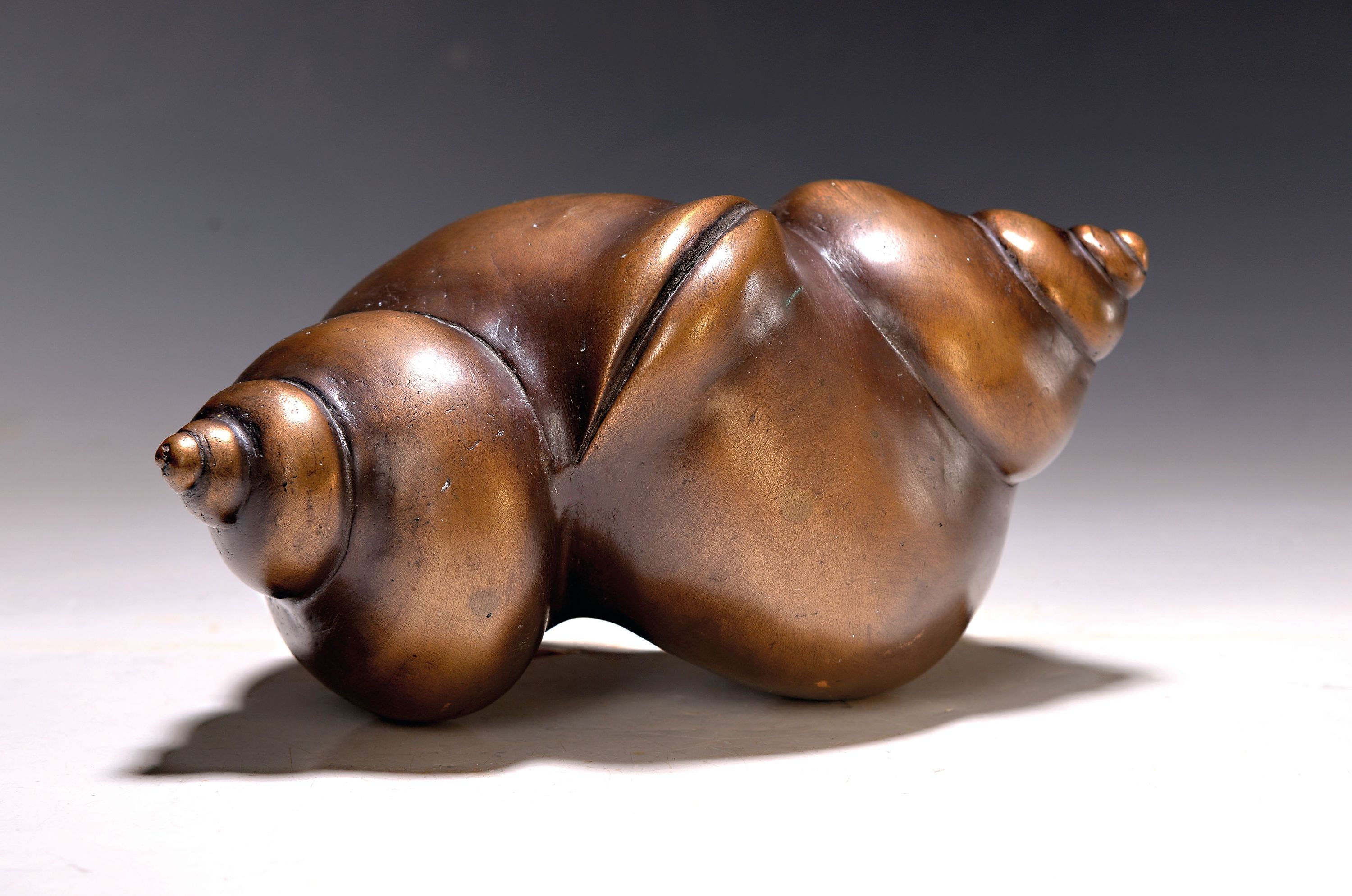 Detail k: Gernot Rumpf, 1941-2025 Kaiserslautern, Schneckenhochzeit, Bronzeguß, signiert und dat. 1996, num. 23/25, H. ca. 14cm, L. ca. 28cm