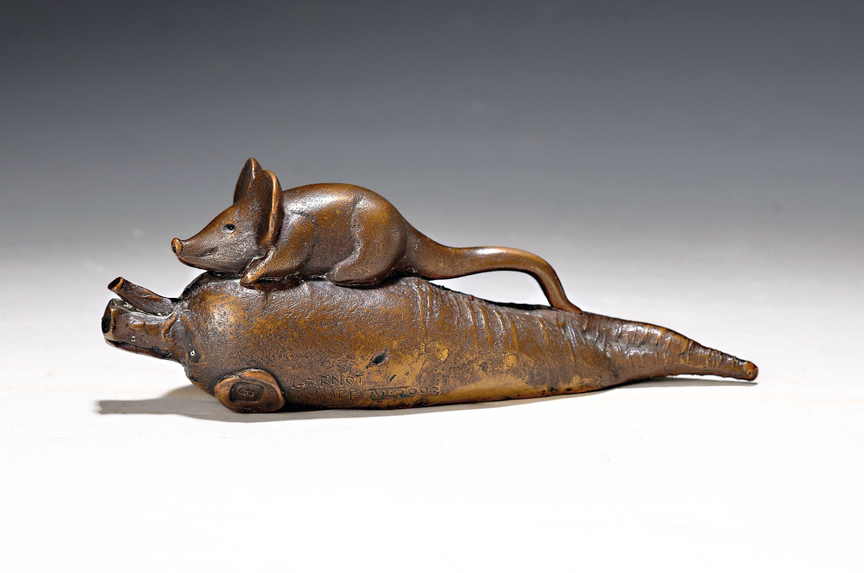 Image 26987483 - Gernot Rumpf, 1941-2025 Kaiserslautern, Maus auf Rettich, Bronzeguß, signiert und dat. ...