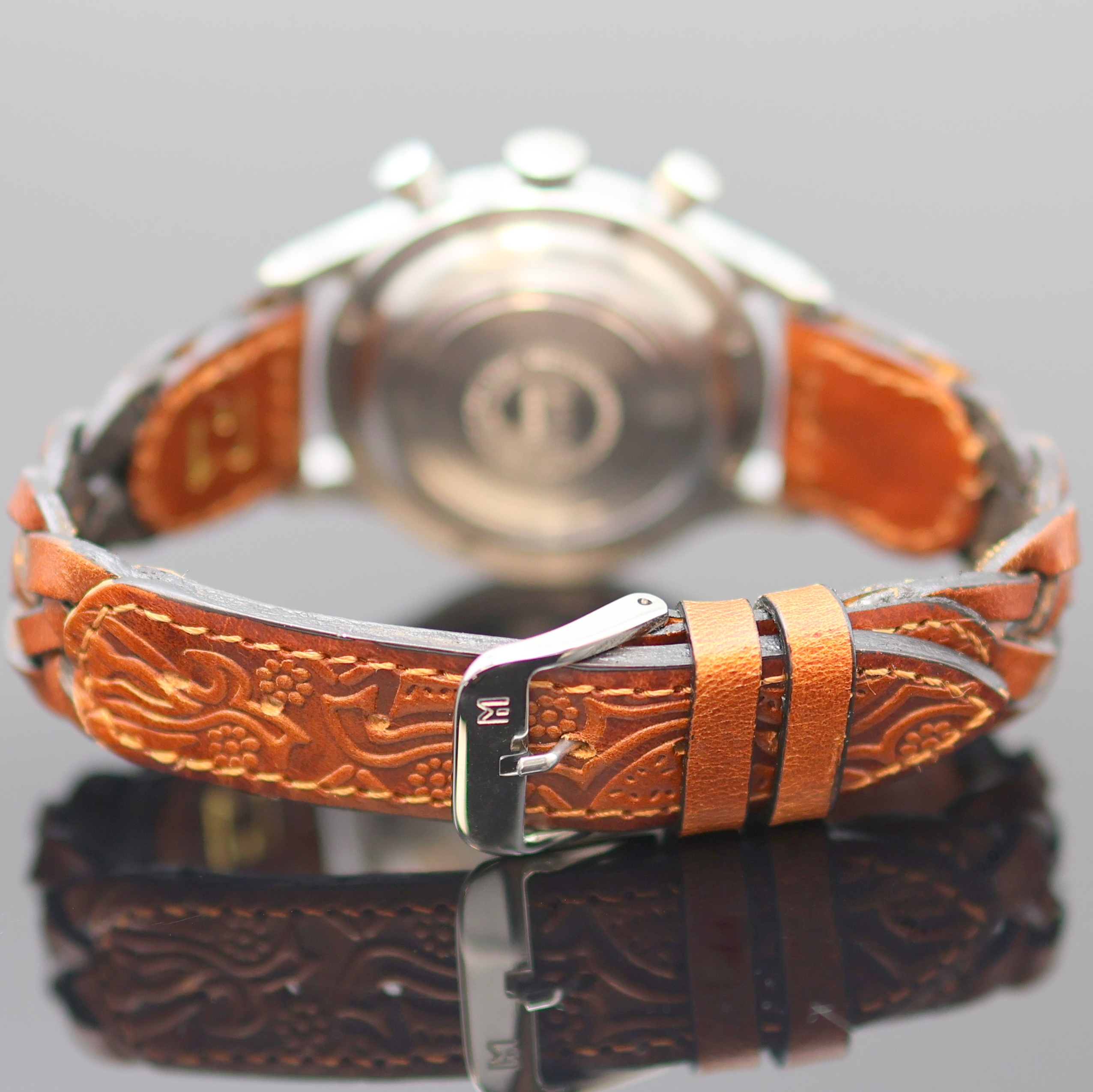 Detail c: PIERCE seltener, verschraubter Schaltradchronograph, Handaufzug, Schweiz um 1950, Edelstahlboden 8-fach verschr., silb. Duoton-Zifferbl. m. arab. ...