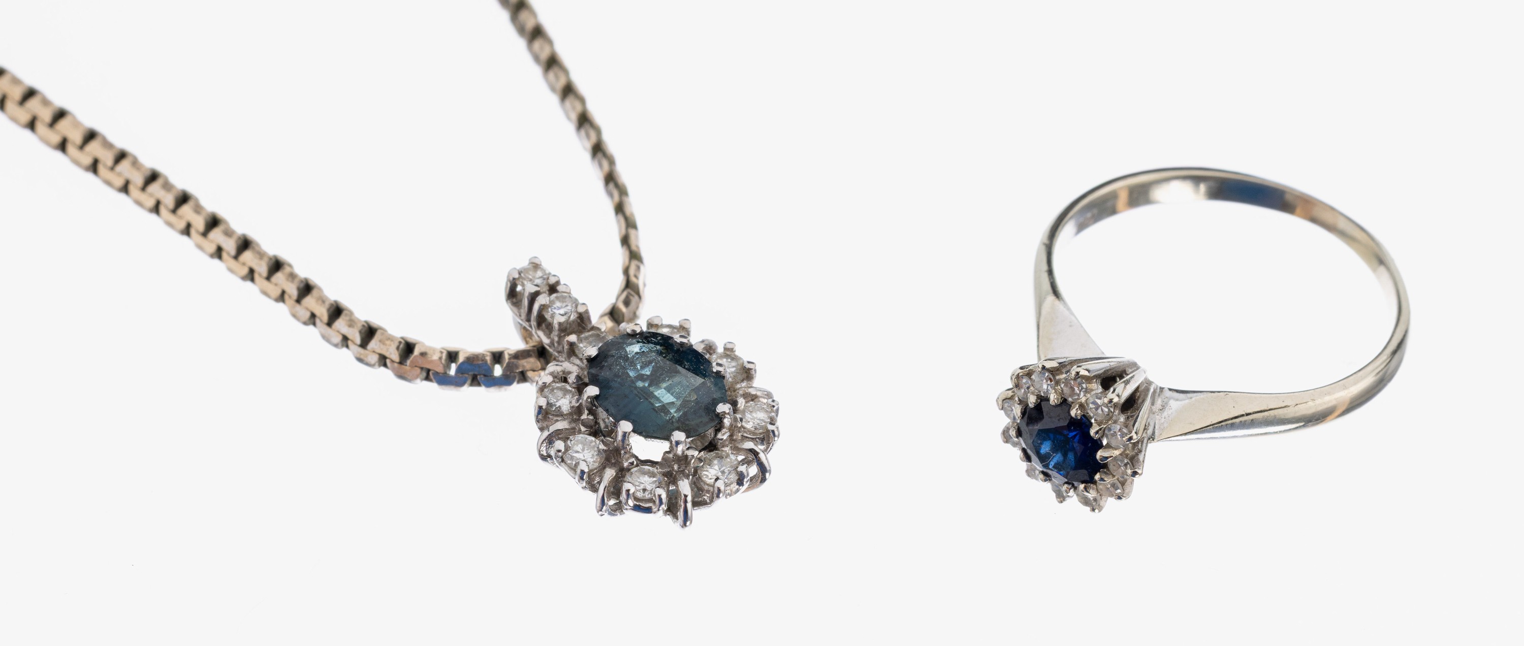 Konvolut 18 kt/14kt/8 kt Goldschmuck: WG 585/000 gepr., Anhänger mit Saphir ca. 1.0 ct,10 Brillanten zus. ca. 0.36 ct Weiß/si, an Kette WG ...