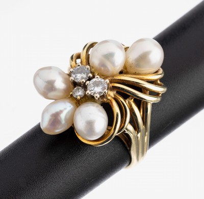 14 kt Gold Brillant-Perl-Ring,  GG 585/000, 3 Brillanten zus. ca. 0.45 ct Weiß/p, 5 barocke Zuchtperlen, RW 53, ca. 9.2 g