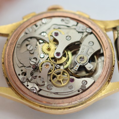 26987671e - CHRONOGRAPHE SUISSE Armbandchronograph in RoseG 750/000, Schweiz um 1950, Handaufzug, ...