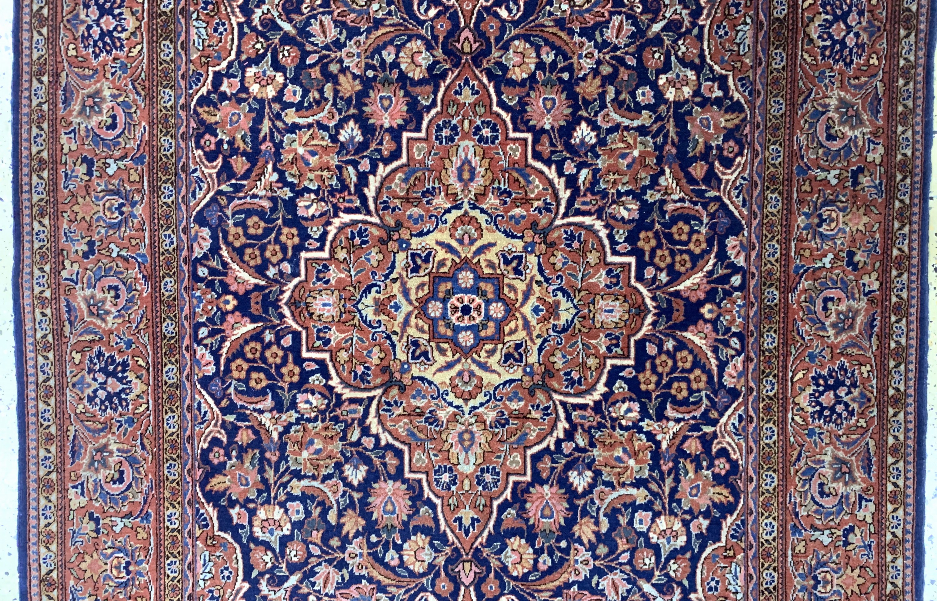 Detail b: Keschan Kork alt, Persien, Anfang 20.Jhd, Korkwolle auf Baumwolle, ca. 210 x 130 cm, Mottenfraß, EHZ: 2