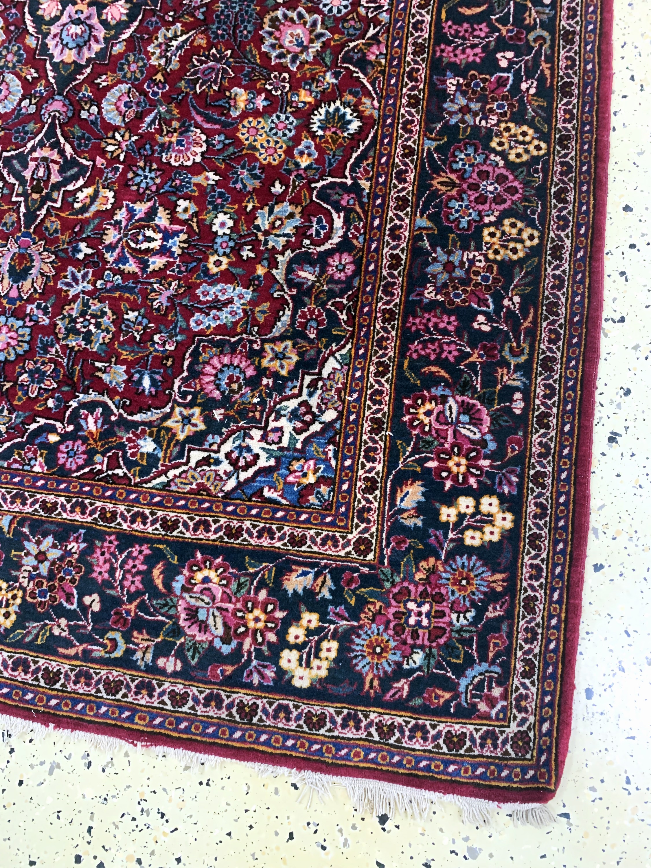 Detail b: Keschan alt, Persien, Mitte 20.Jhd, Wolle auf Baumwolle, ca. 210 x 133 cm, Mottenfraß, EHZ: 2
