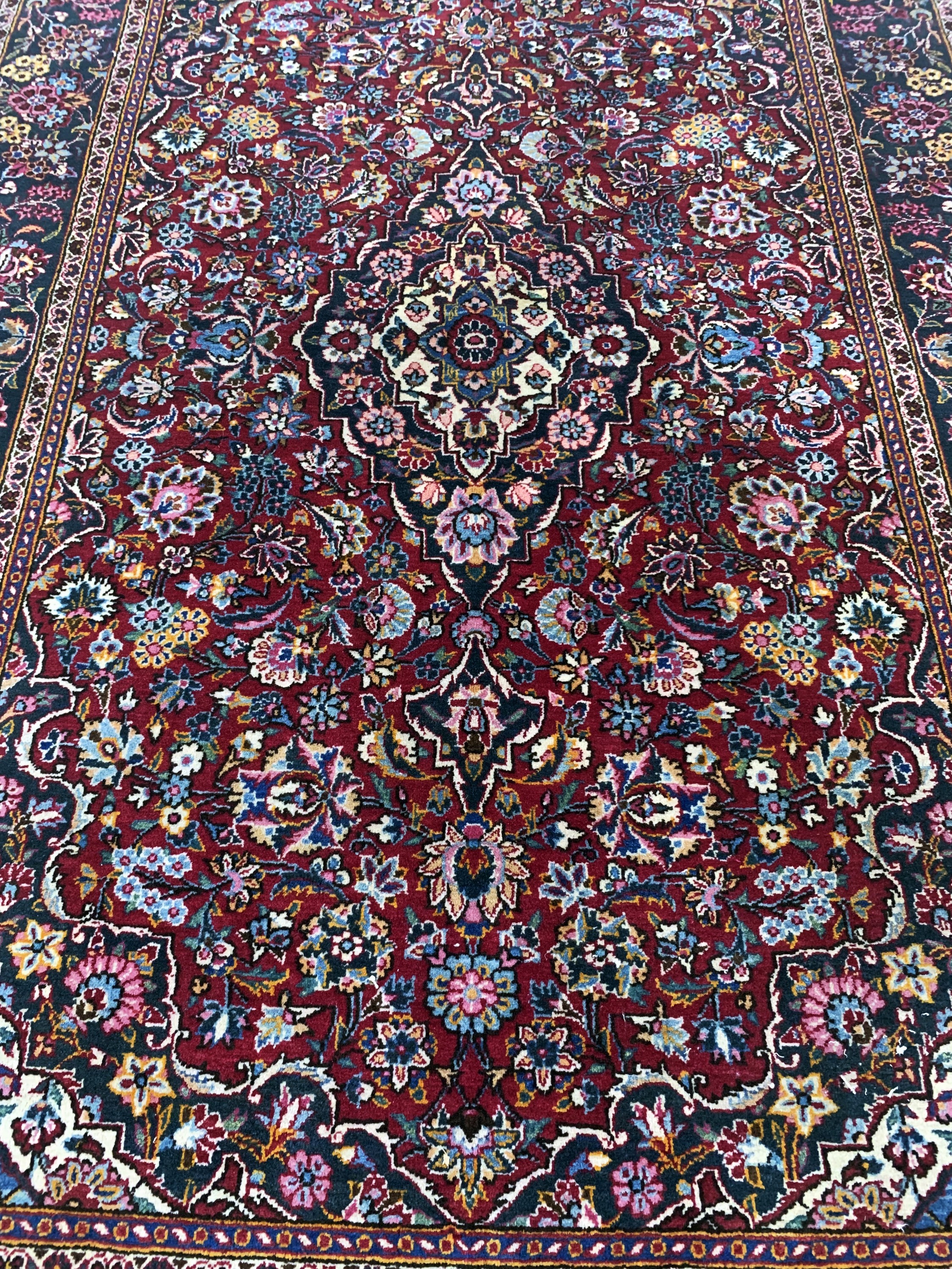 Detail d: Keschan alt, Persien, Mitte 20.Jhd, Wolle auf Baumwolle, ca. 210 x 133 cm, Mottenfraß, EHZ: 2