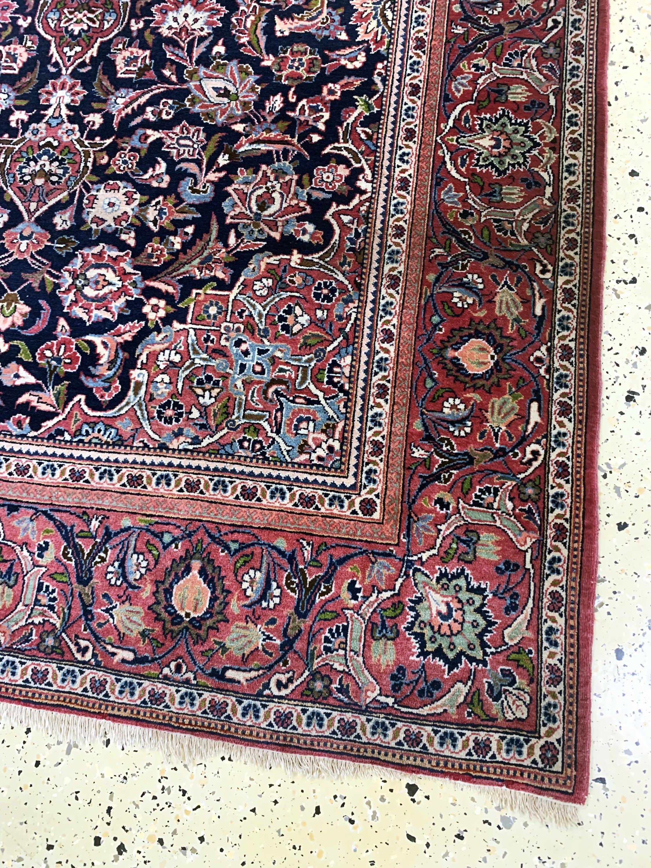 Detail b: Keschan Kork alt, Persien, Anfang 20.Jhd, Korkwolle auf Baumwolle, ca. 215 x 140 cm, Mottenfraß, EHZ: 2