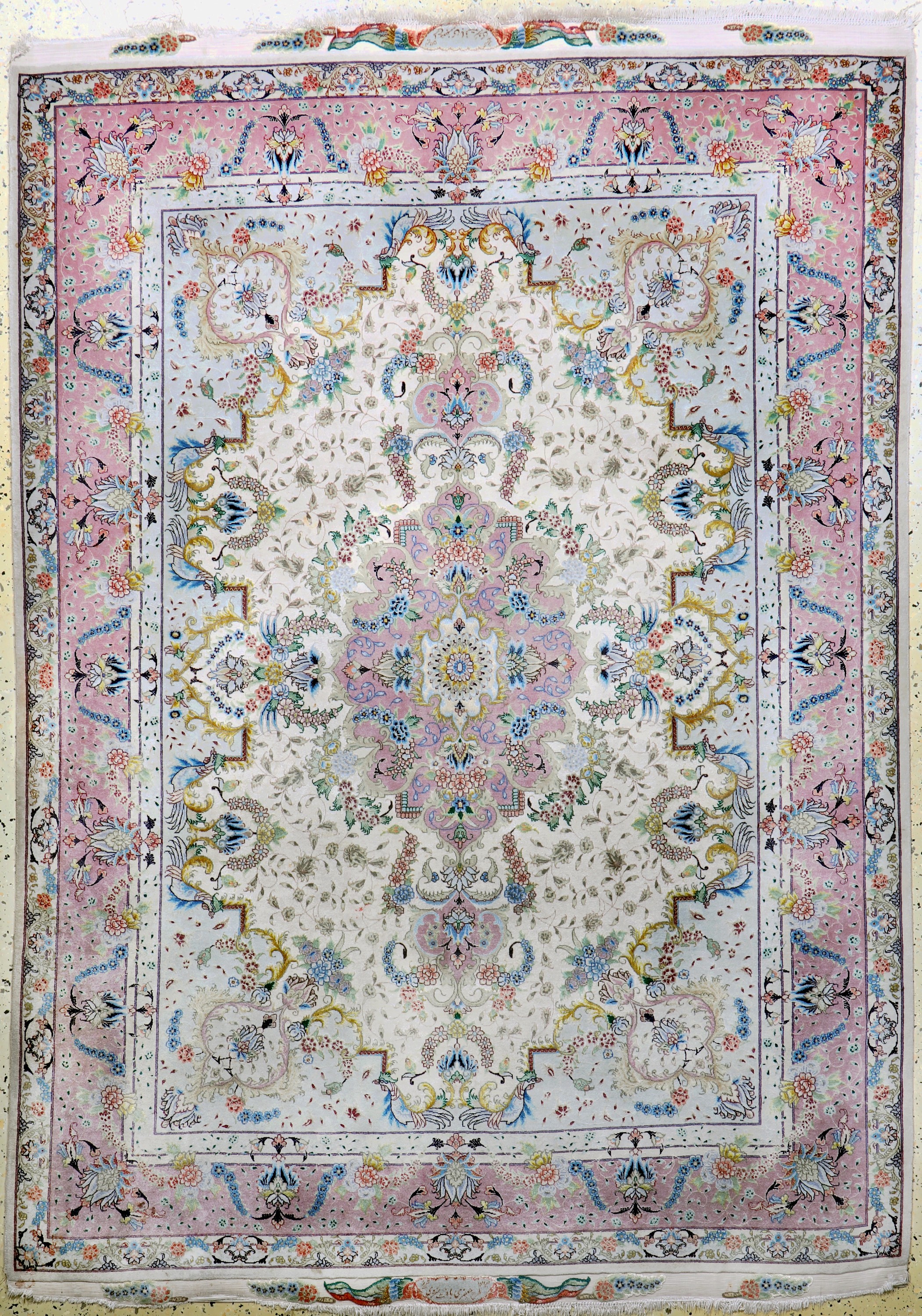 Täbriz fein(60 Raj), Persien, Mitte 20.Jhd,Korkwolle mit und auf Seide, ca. 215 x 150 cm,ca. 650.000 Kn/qm, verblasst, EHZ: 2