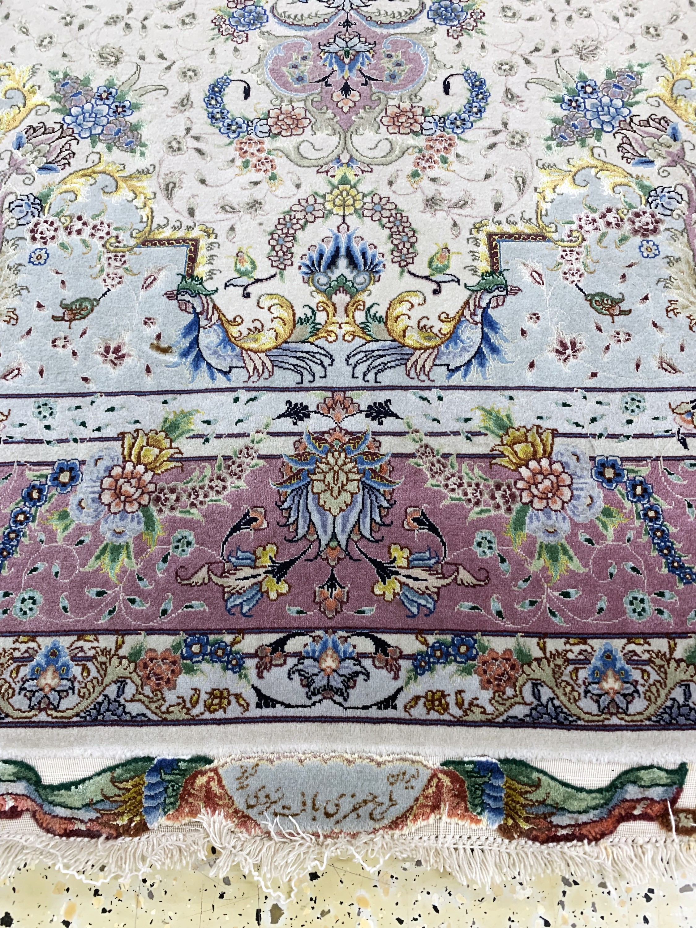 Detail g: Täbriz fein(60 Raj), Persien, Mitte 20.Jhd,Korkwolle mit und auf Seide, ca. 215 x 150 cm,ca. 650.000 Kn/qm, verblasst, EHZ: 2
