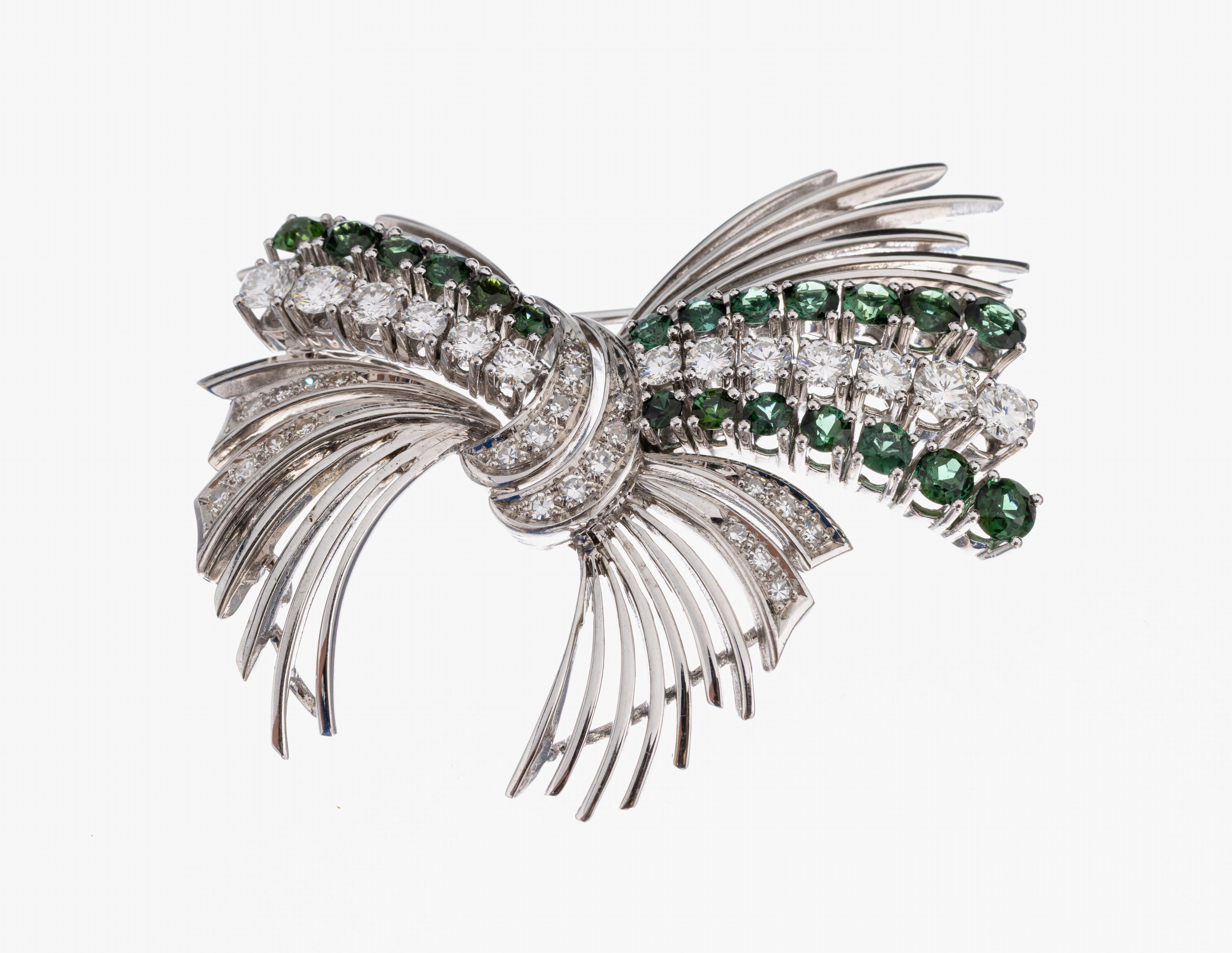 Image 26987748 - 14 kt Gold Diamant-Turmalin-Brosche, WG 590/000, Schleifenform, 13 Brillanten zus. ca. ...