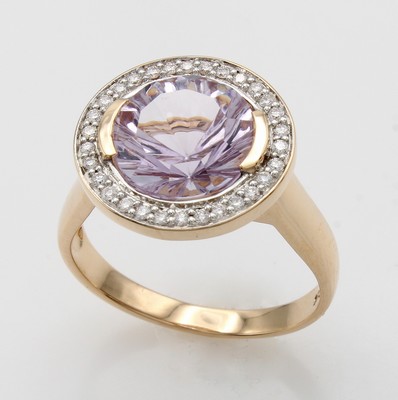 26987700a - Ring mit Amethyst und Brillanten, RoséG 585/000, fliederf. Amethyst ca. 3.5 ct, Brill. ...