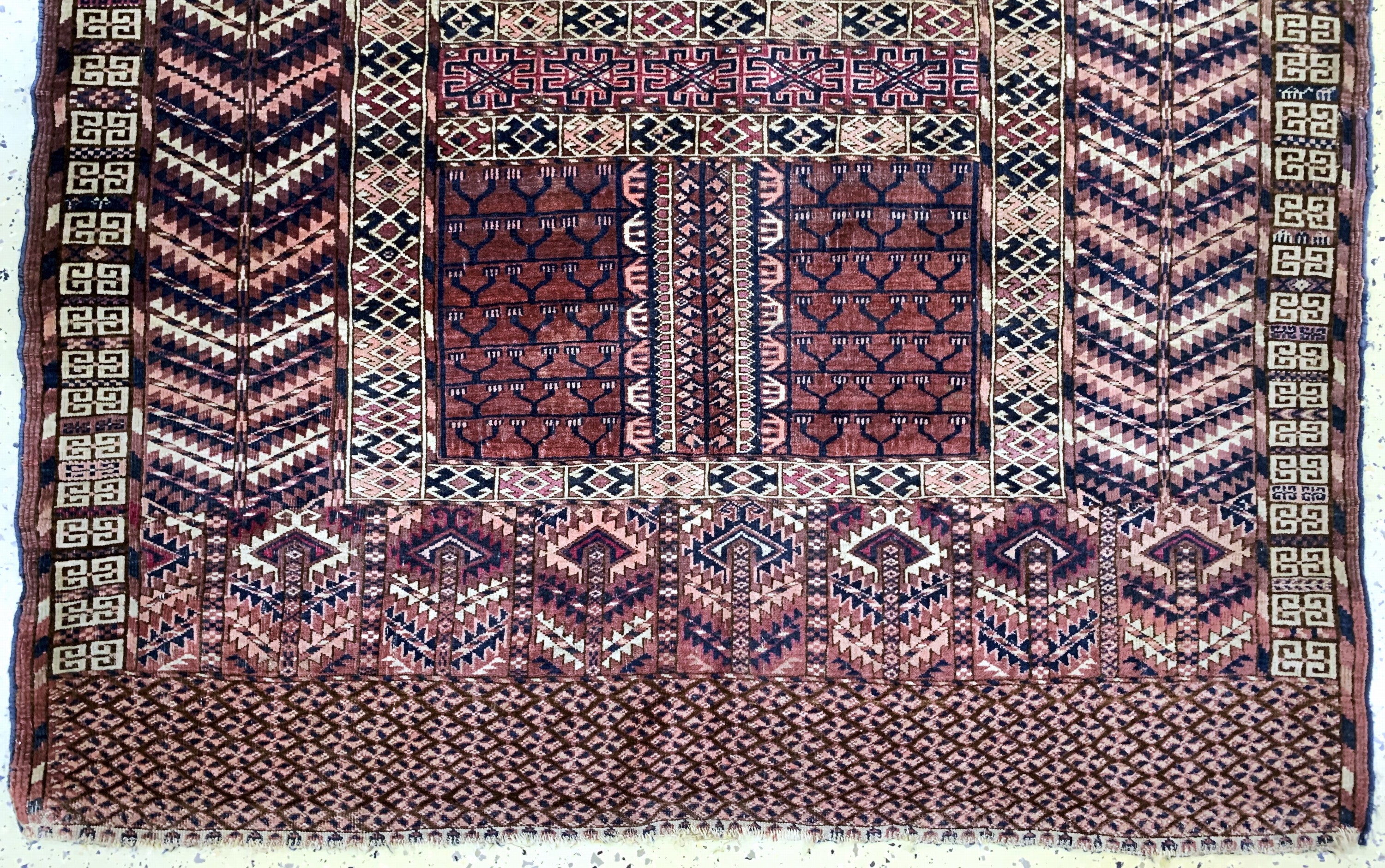 Detail b: Ersari Engsi"Hatschlu", Turkmenistan, Anfang 19.Jhd., Wolle auf Wolle, ca. 147 x 133 cm, EHZ: 3