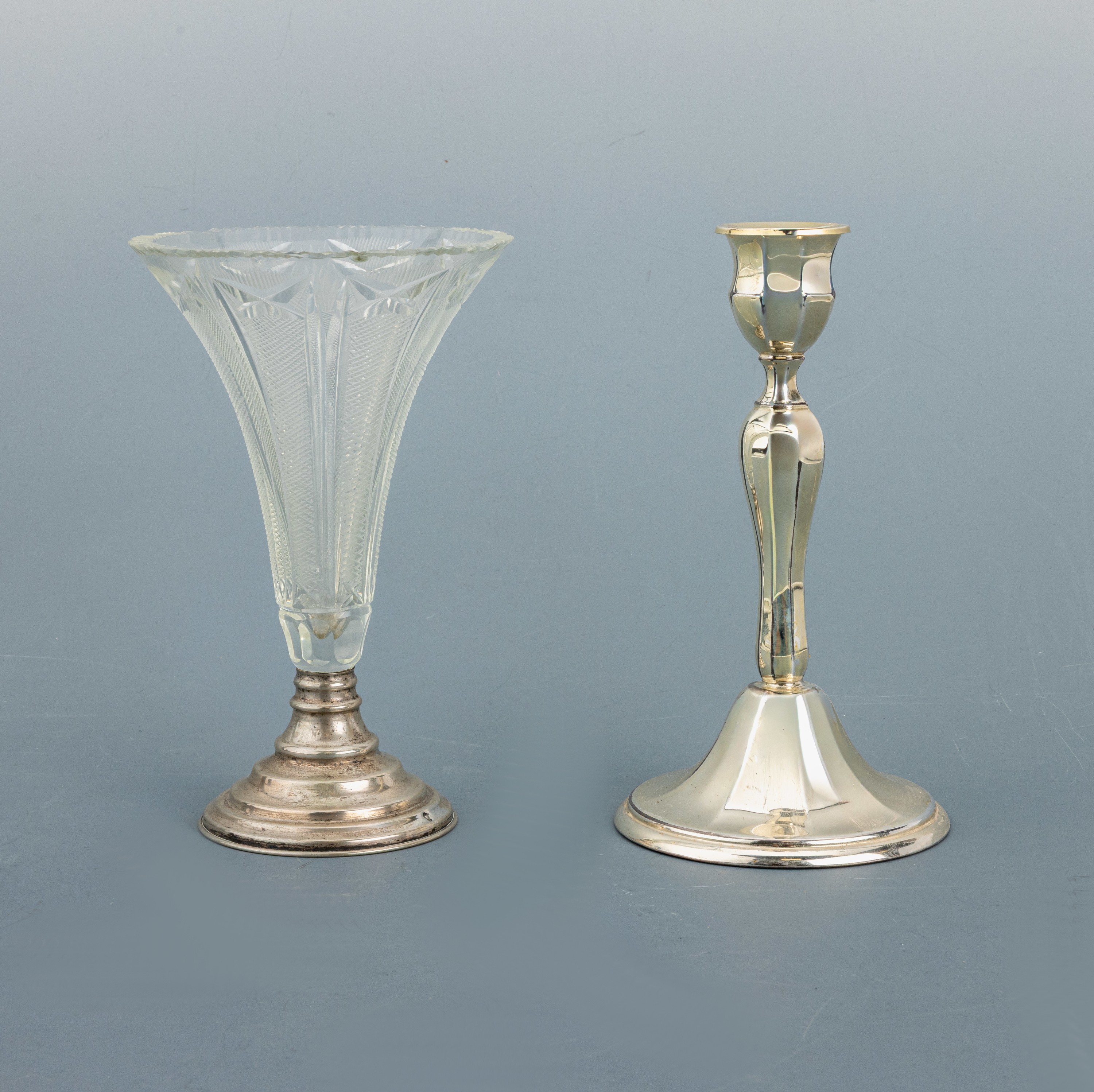 Image 26988036 - Kerzenständer, deutsch, um 1930, 835er Silber, Fuß gefüllt, Zaponlack-Beschichtung ...