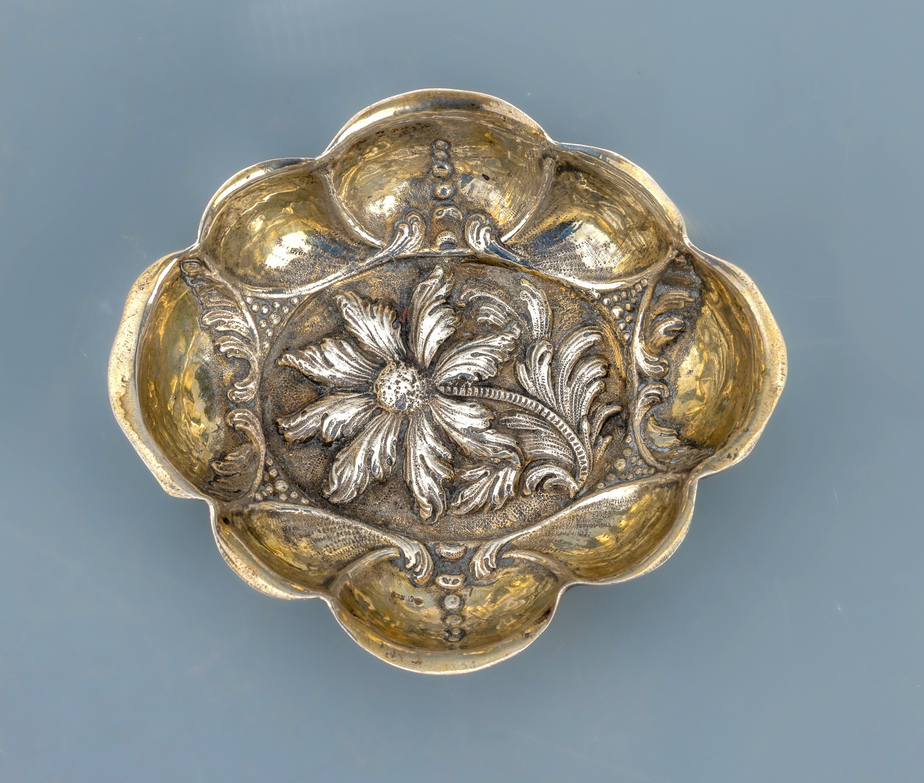 Image 26988052 - Branntweinschale, Hanau um 1880-90, 835er Silber, innen part. verg., nach älterem ...