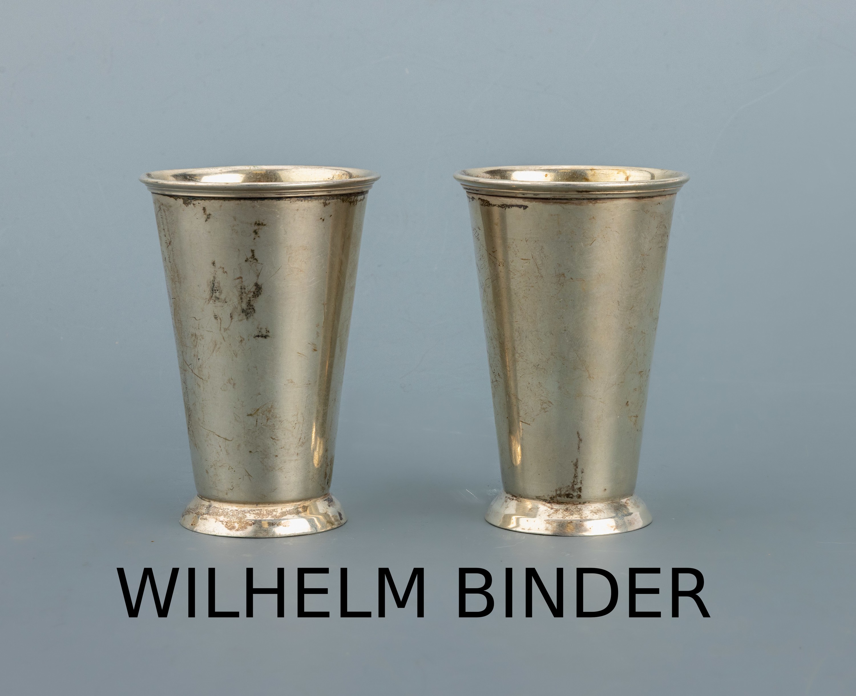 Image 26988053 - Paar Trinkbecher, 800er Silber, schlichtes konisches Design, innen vergoldet, H. ca. ...