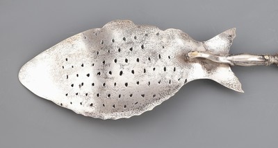 26988032c - Konvolut 3 Vorlegeteile, 1 x gr. Suppenkelle, um 1900, 800er Silber teilverg., Griff ...