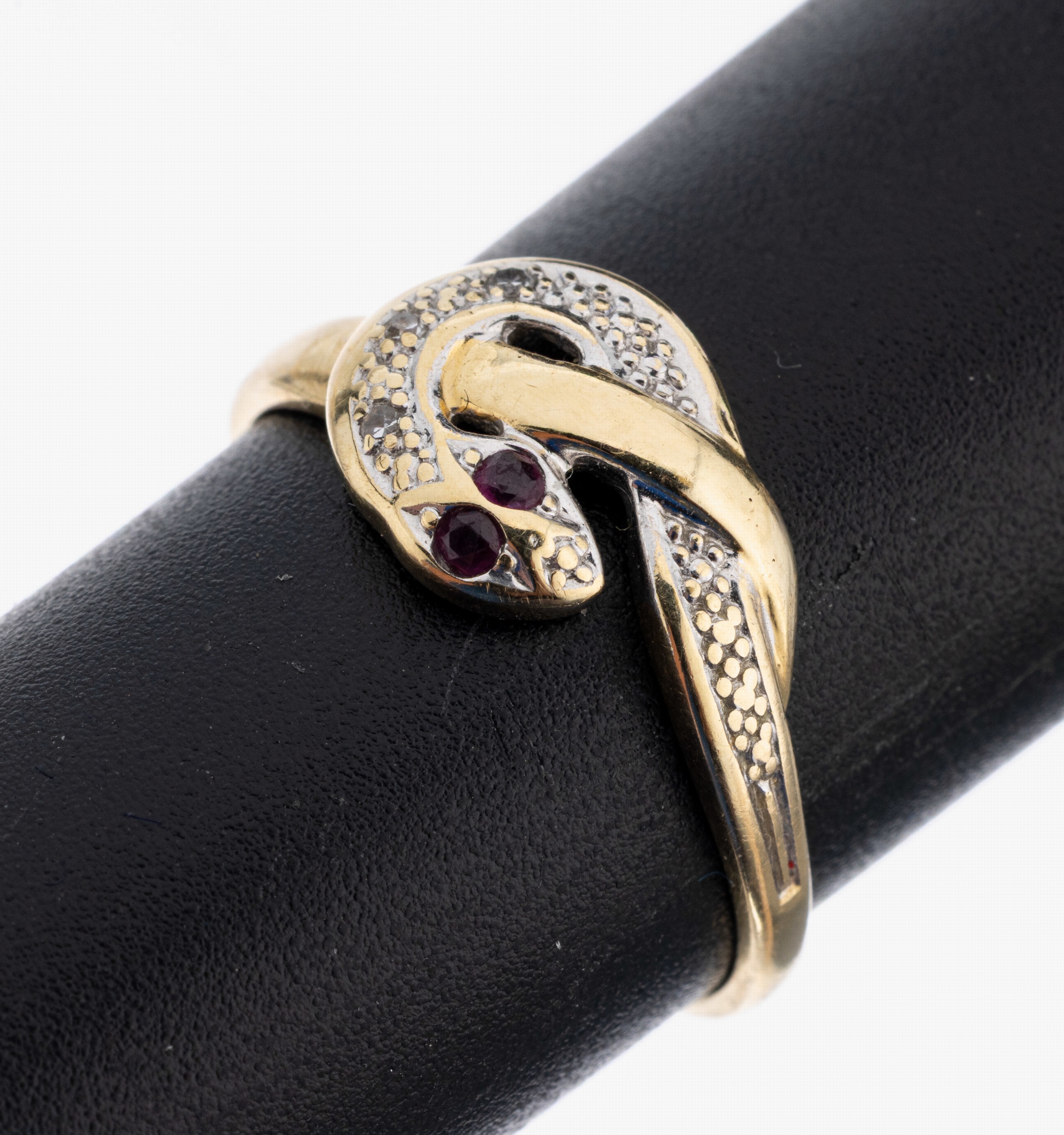 14 kt Gold Rubin-Diamant-Ring, GG 585/000, Schlange, Augen kl. rundfacett. Rubine, 2 kl. 8/8-Diamanten, RW 54, ca. 1.7 g