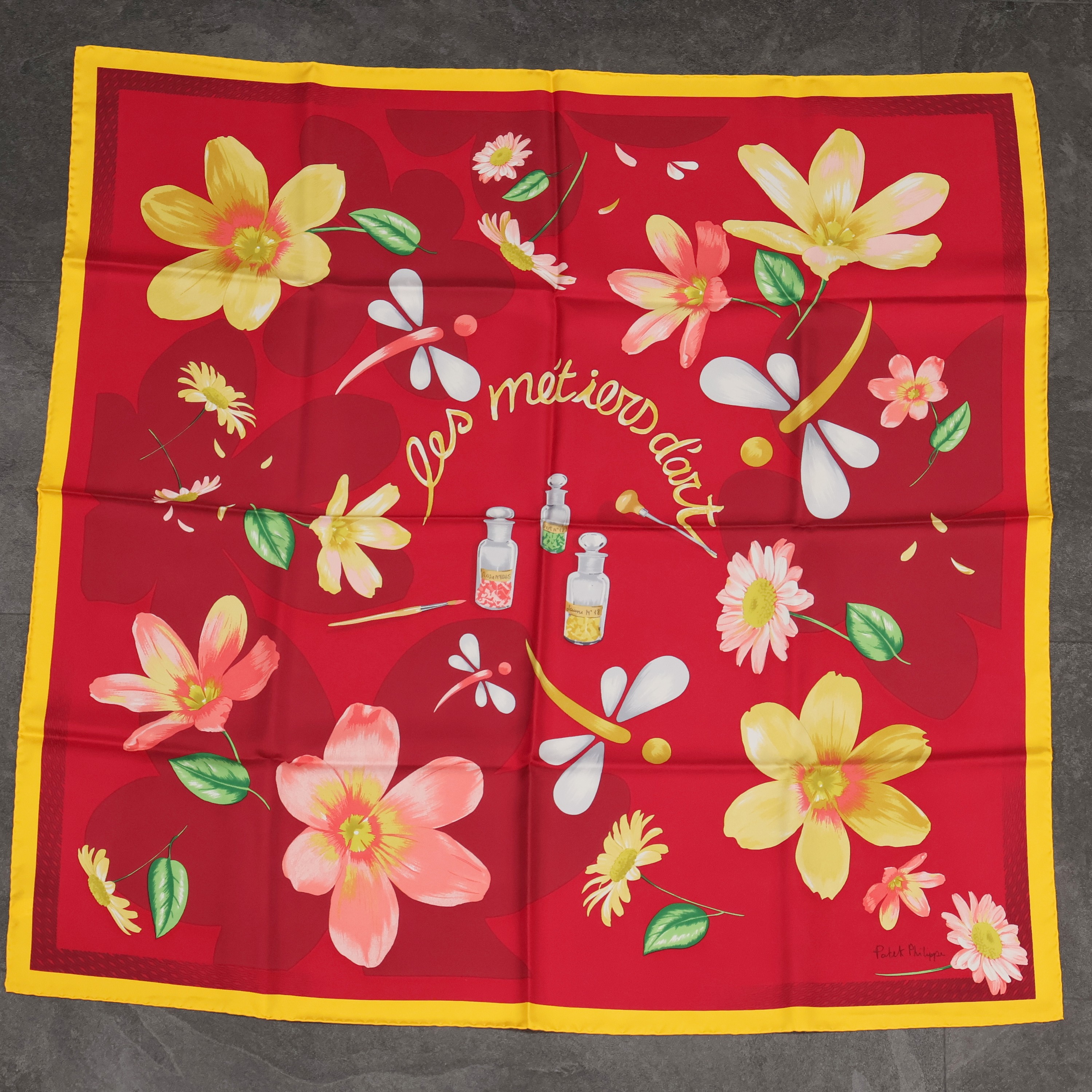 Image 26988307 - PATEK PHILIPPE feines Seidencarree mit original Box, mehrfarbig, florale Darstellung, Im ...