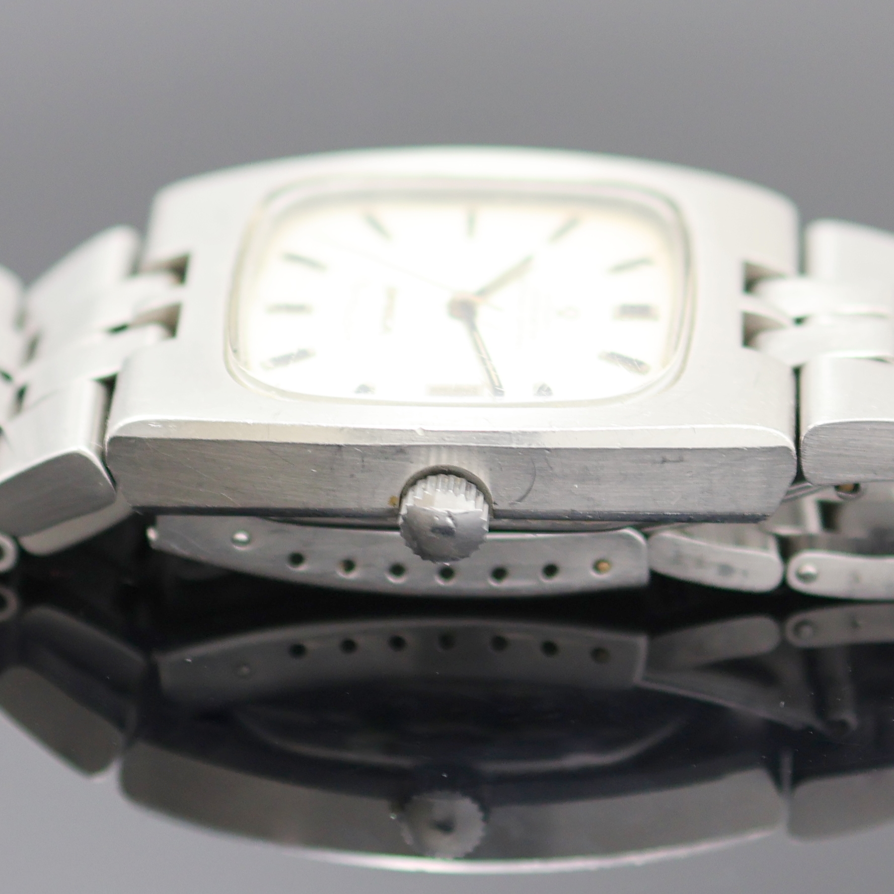 Detail c: OMEGA Constellation Armbandchronometer in Edelstahl Referenz 168.047, Schweiz um 1969, Automatik, rechteck., 3-teil. Geh. inkl. integr. orig. ...