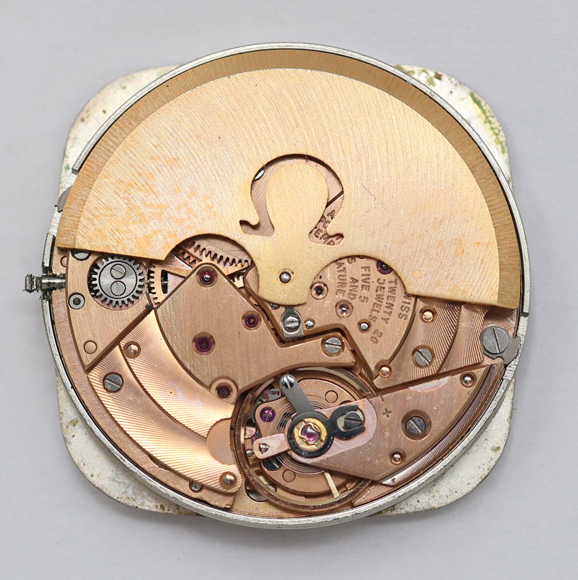 Detail f: OMEGA Constellation Armbandchronometer in Edelstahl Referenz 168.047, Schweiz um 1969, Automatik, rechteck., 3-teil. Geh. inkl. integr. orig. ...