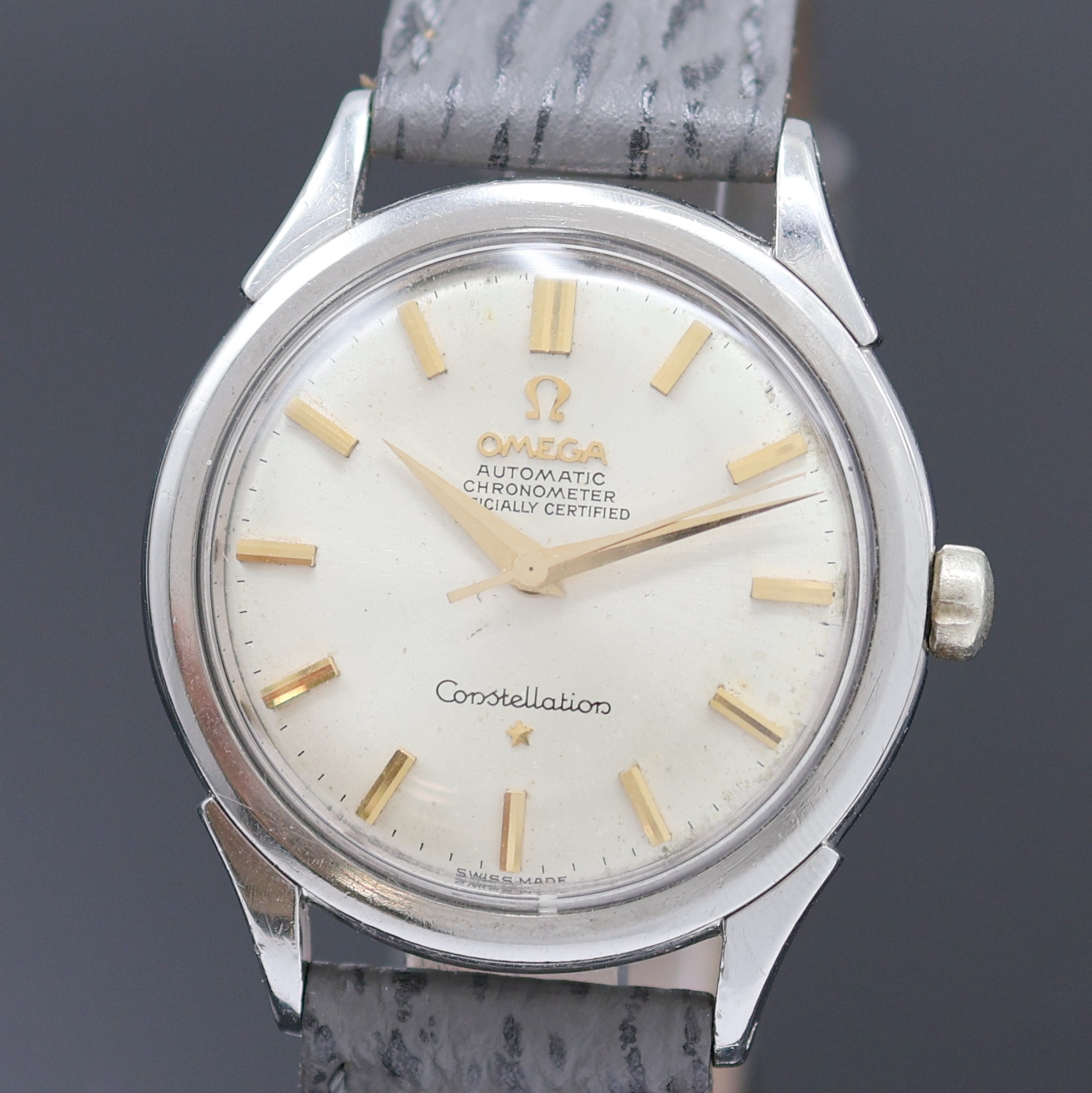 Detail a: OMEGA Constellation Armbandchronometer in Edelstahl Referenz 2782-3SC, Schweiz um 1955, Hammerautomatik, 2-teil. Geh., Lederband m. orig. Dornschl., ...