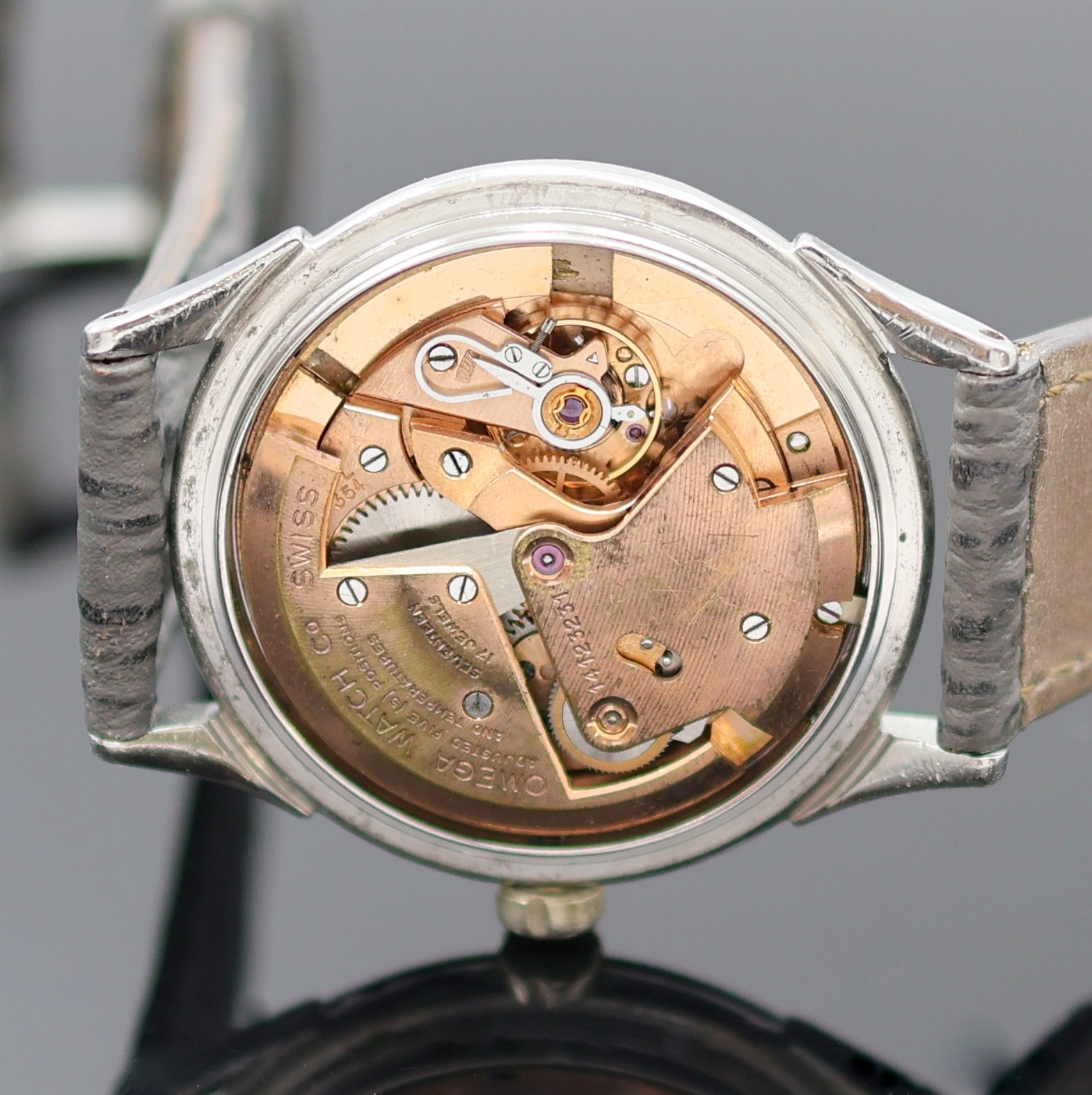 Detail g: OMEGA Constellation Armbandchronometer in Edelstahl Referenz 2782-3SC, Schweiz um 1955, Hammerautomatik, 2-teil. Geh., Lederband m. orig. Dornschl., ...