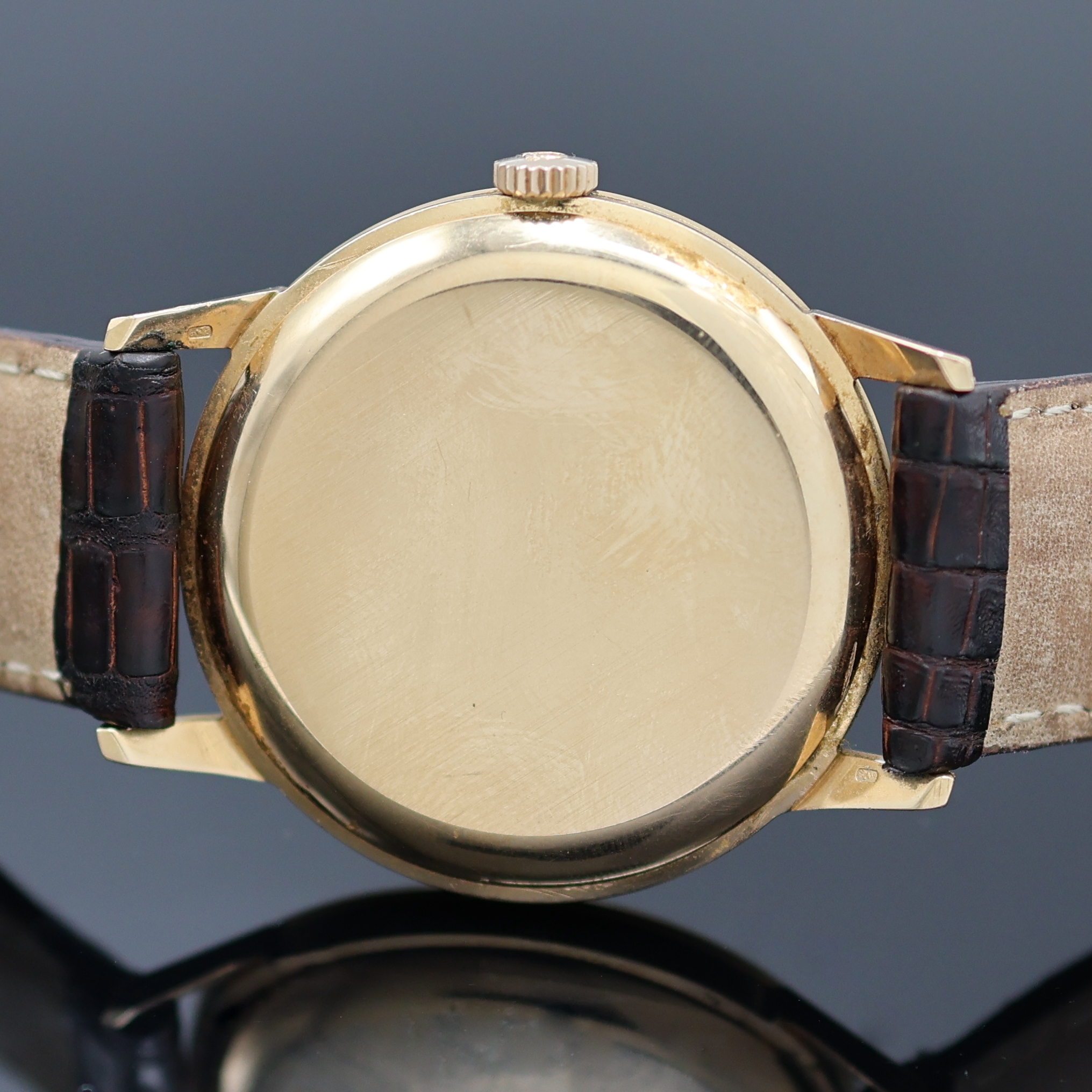 Detail c: OMEGA Armbanduhr in RG 750/000 Referenz 14715 61, Schweiz um 1963, Handaufzug, 3-teil. Geh. inkl. Lederband m. Dornschl., Boden aufgedr., orig. ...