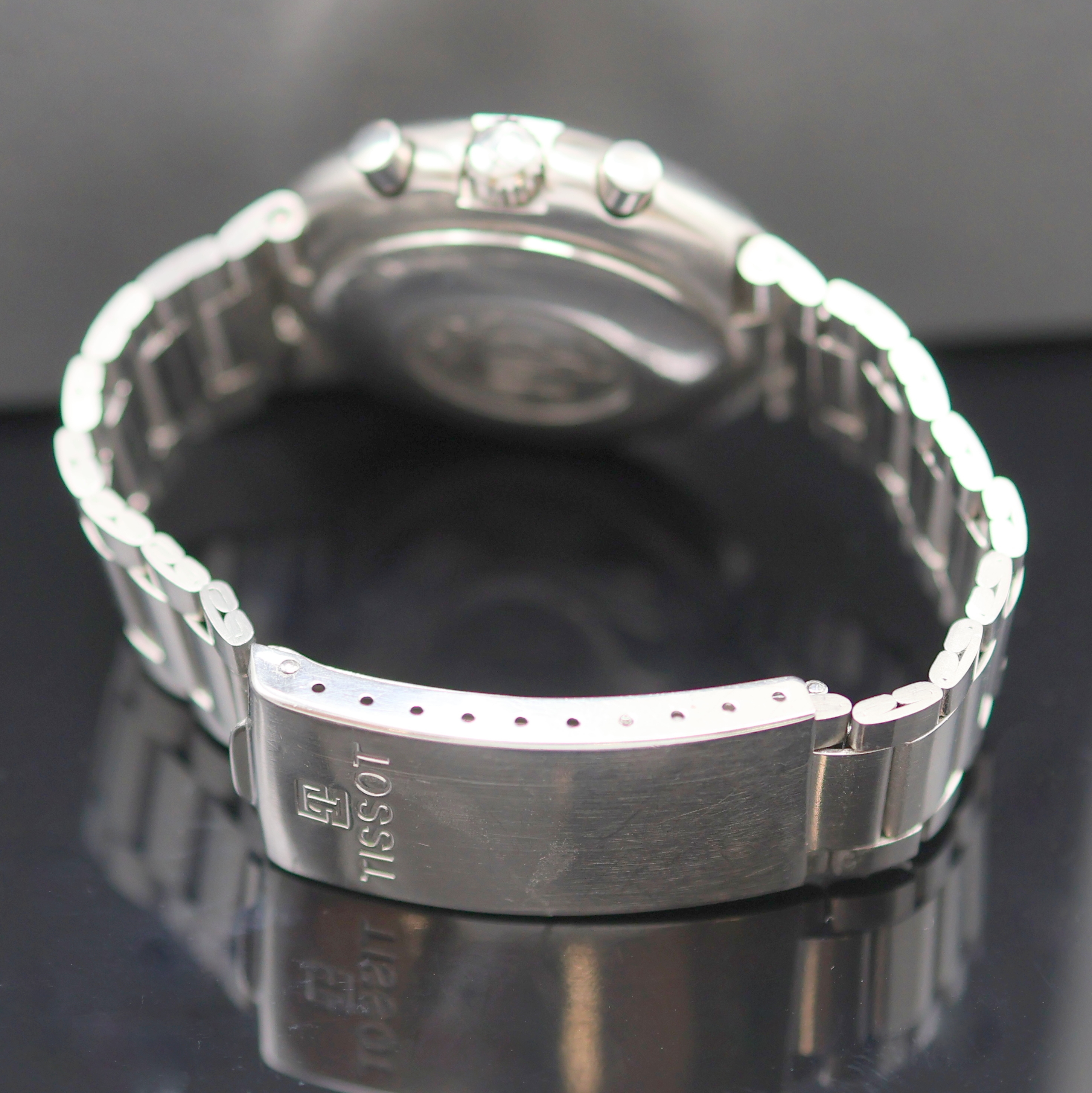 Detail b: TISSOT T12 Armbandchronograph in Edelstahl Referenz 40504, Schweiz um 1968, Handaufzug, 2-teil. Geh. inkl. original Gay Freres Band m. Faltschl., ...