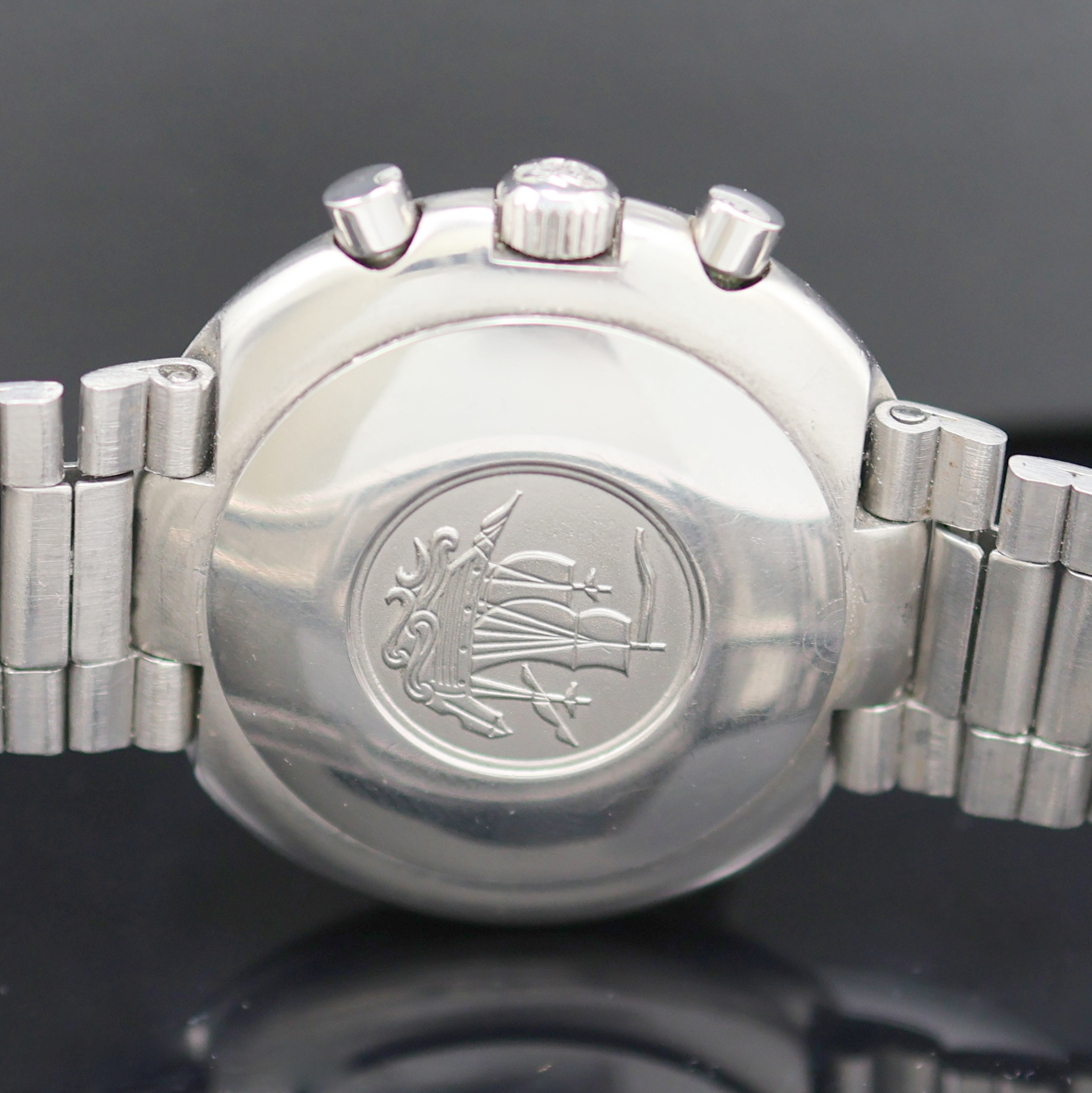 Detail d: TISSOT T12 Armbandchronograph in Edelstahl Referenz 40504, Schweiz um 1968, Handaufzug, 2-teil. Geh. inkl. original Gay Freres Band m. Faltschl., ...