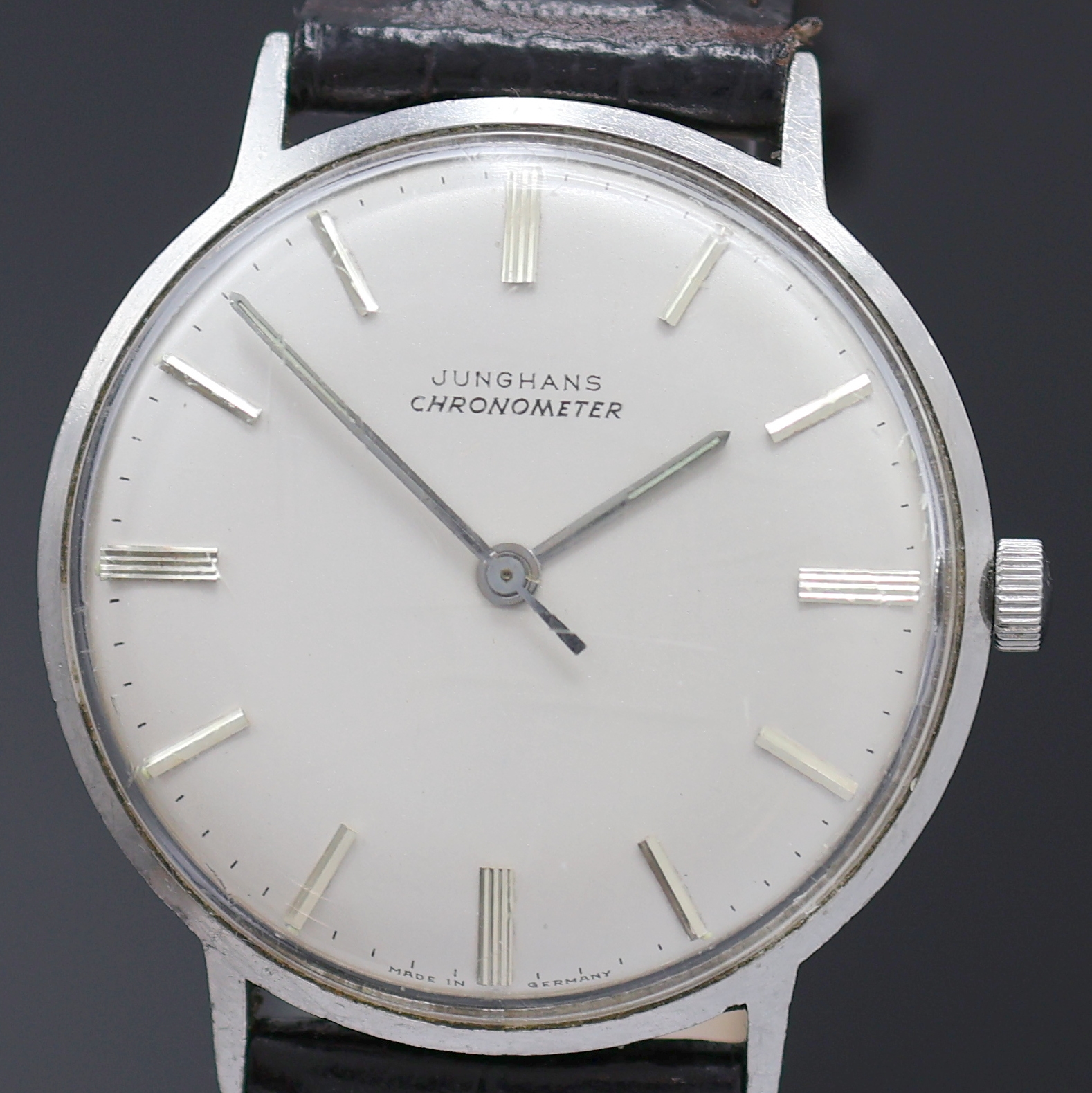 Detail a: JUNGHANS Chronometer in Stahl, Deutschland um 1962, Handaufzug, 2-tlg. Geh., Boden aufgedr., silb. Zifferbl. m. aufgel. silb. Indizes, silb. Zeiger, ...