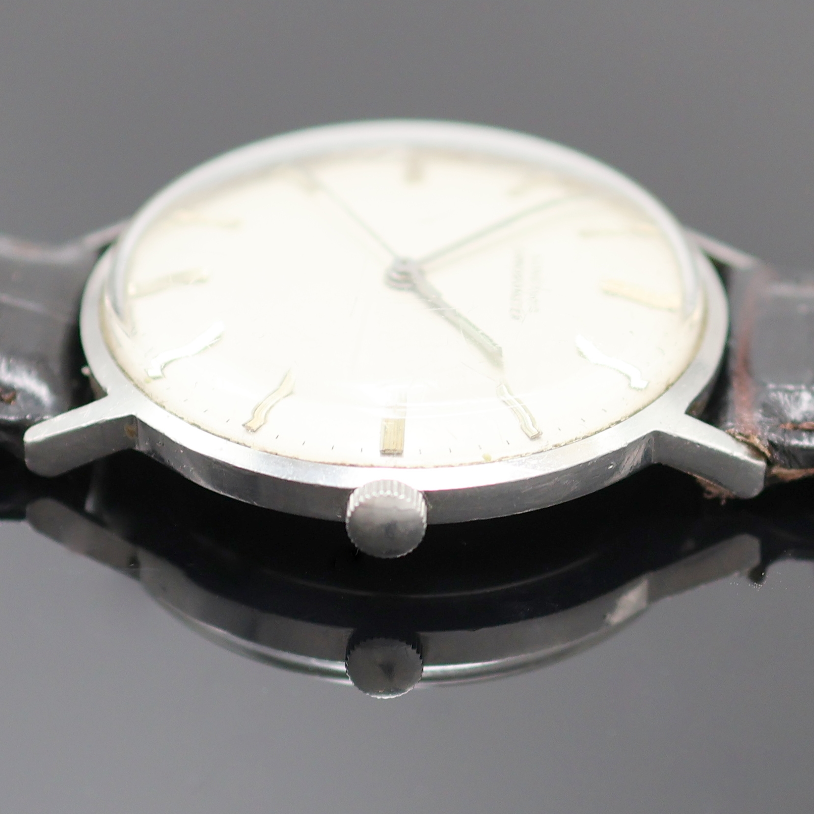 Detail b: JUNGHANS Chronometer in Stahl, Deutschland um 1962, Handaufzug, 2-tlg. Geh., Boden aufgedr., silb. Zifferbl. m. aufgel. silb. Indizes, silb. Zeiger, ...