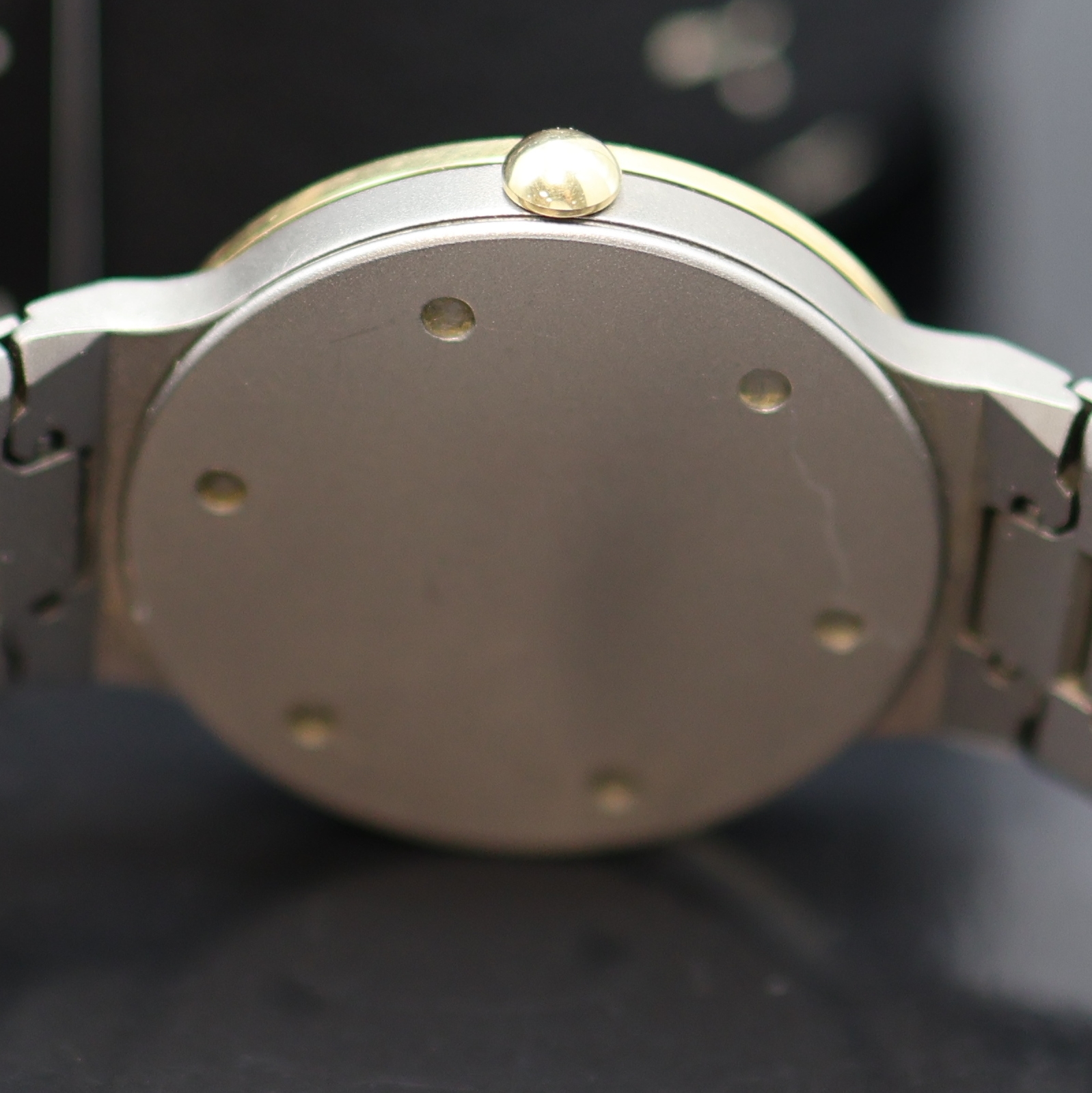 Detail d: IWC Porsche Design "Ultra Sportivo" Armbanduhr in Titan Referenz IW3335, Schweiz um 1990er Jahre, quarz, 3-teil. Geh. inkl. Gliederband m. ...