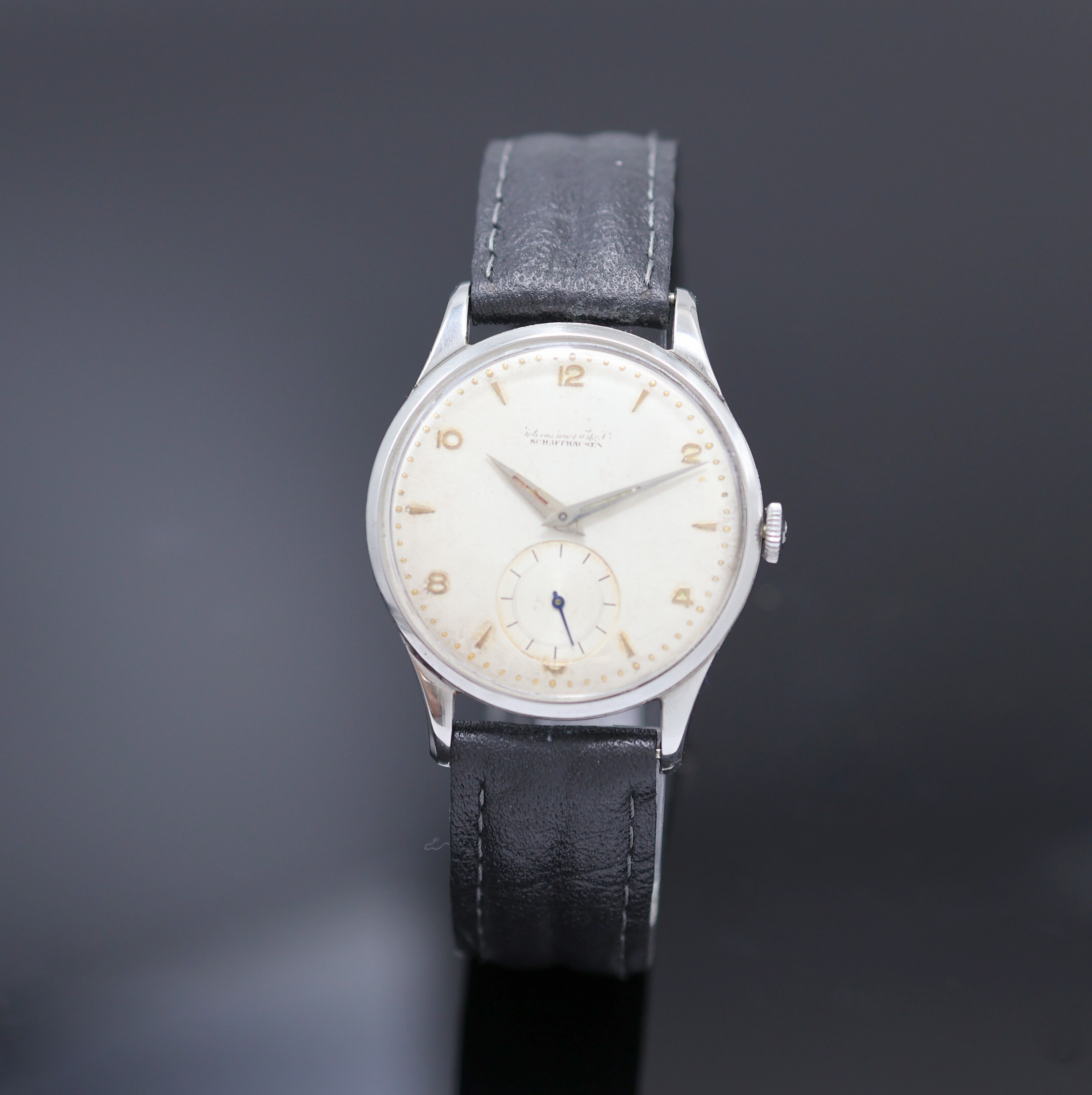 Image 26988326 - IWC Schaffhausen Armbanduhr in Stahl, Schweiz um 1952, Handaufzug, 3-teil. Geh., Boden ...