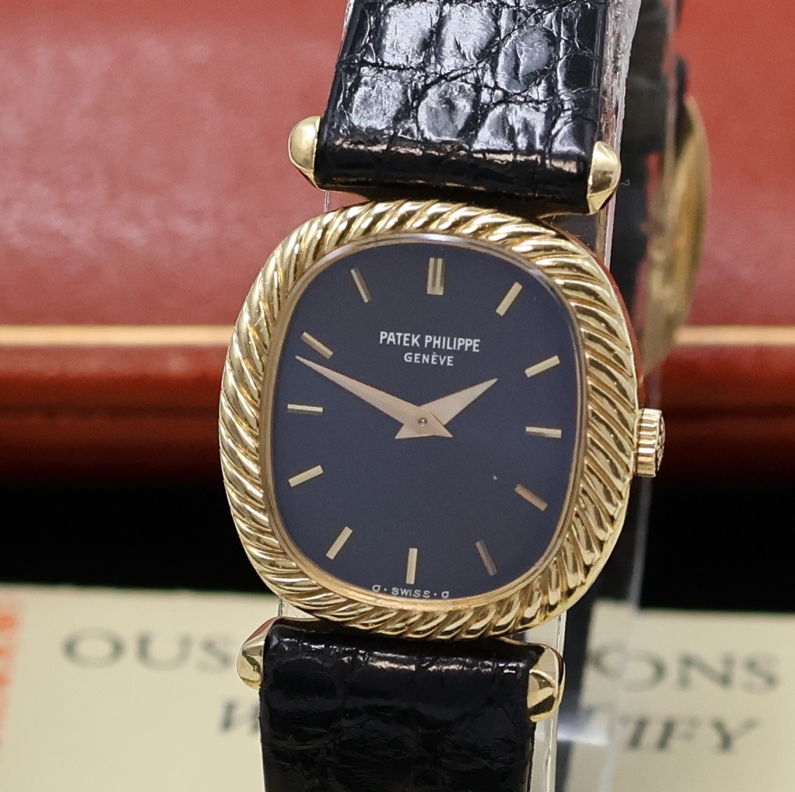Detail a: PATEK PHILIPPE Ellipse d´Or seltene Damenarmbanduhr in GG 750/000 Referenz 4461, Handaufzug, Schweiz um 1975, 2-teil. Geh. inkl. orig. Lederband m. ...