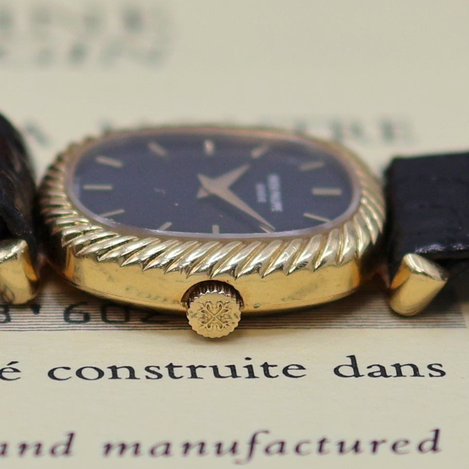 Detail e: PATEK PHILIPPE Ellipse d´Or seltene Damenarmbanduhr in GG 750/000 Referenz 4461, Handaufzug, Schweiz um 1975, 2-teil. Geh. inkl. orig. Lederband m. ...