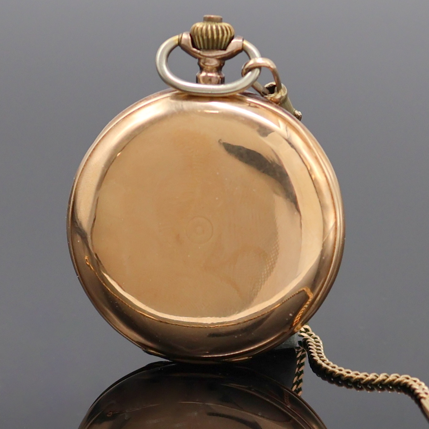 Detail b: SYSTEME GLASHÜTTE Herrensavonette in RG 585/000 an GG 333/000 Kette, Schweiz um 1910, ehm. guill. 3-Deckel-Goldgeh. dell., Emailzifferbl. riss., ...