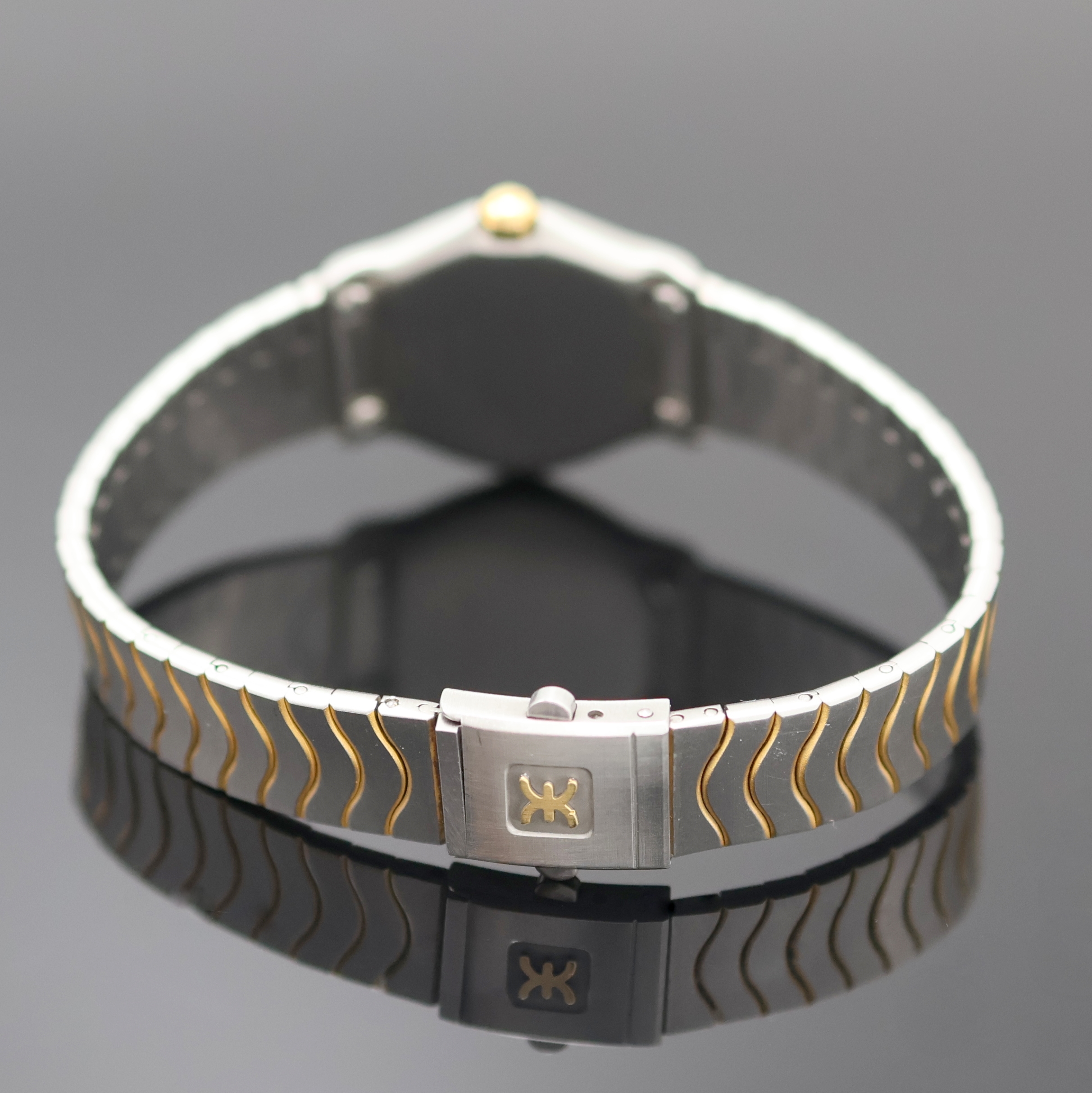 Detail b: EBEL Damenarmbanduhr Referenz 166902, Schweiz 1980er Jahre, quarz, zweit. Geh. in Edelstahl/Gold kombiniert, Wellengliederband m. Kastenschl., 5-fach ...
