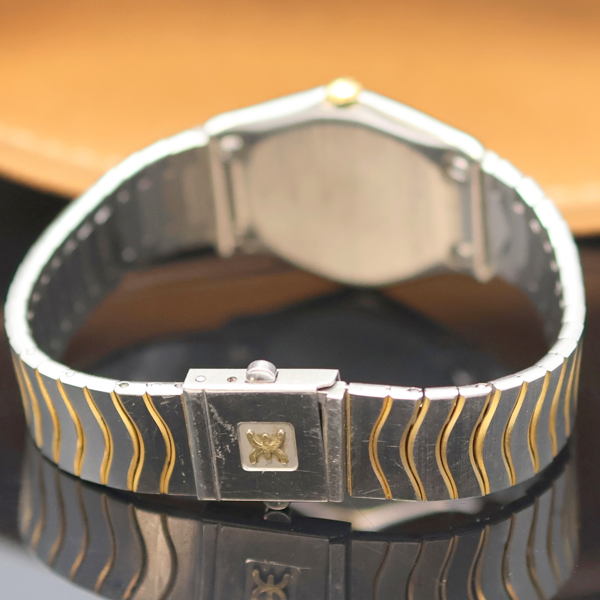 Detail b: EBEL Damenarmbanduhr Referenz 181930, Stahl/Gold, Schweiz 1980er Jahre, quarz, zweit. Geh. in Edelstahl/Gold kombiniert, Wellengliederband m. ...