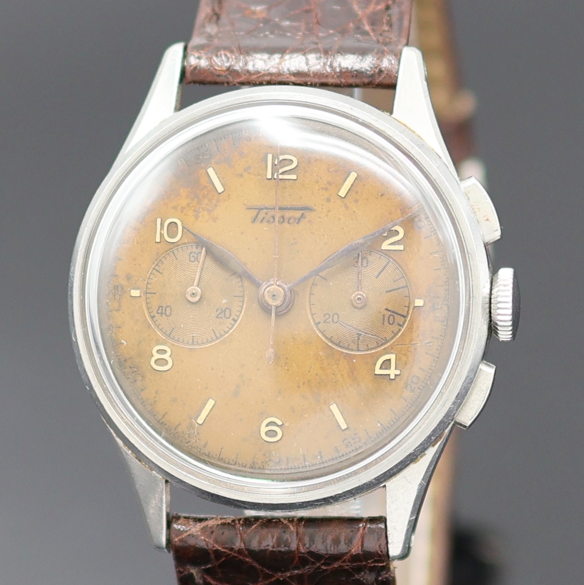 Detail a: TISSOT Armbandchronograph in Stahl Referenz 6212-5, Schweiz um 1945, Handaufzug, 3-tlg. Geh., Boden u. Glasrand aufgedr., rotgold. Zifferbl. stark ...