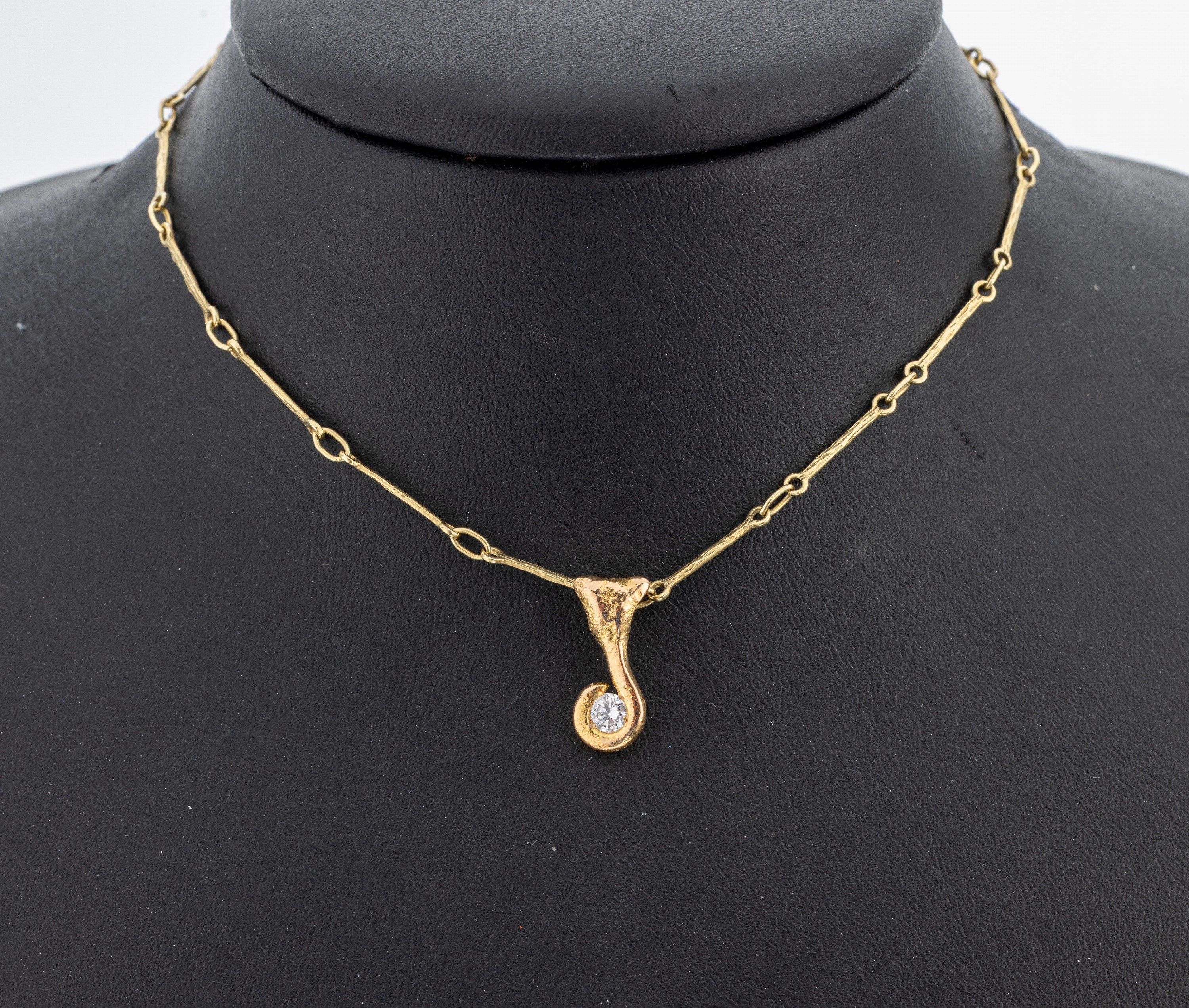14 kt Gold Brillant-Anhänger, GG 585/000, bes. mit einem Brillant ca. 0.20 ct Weiß/si, an Stäbchenkette, L. ca. 48 cm, Karabiner- schließe, ca. ...