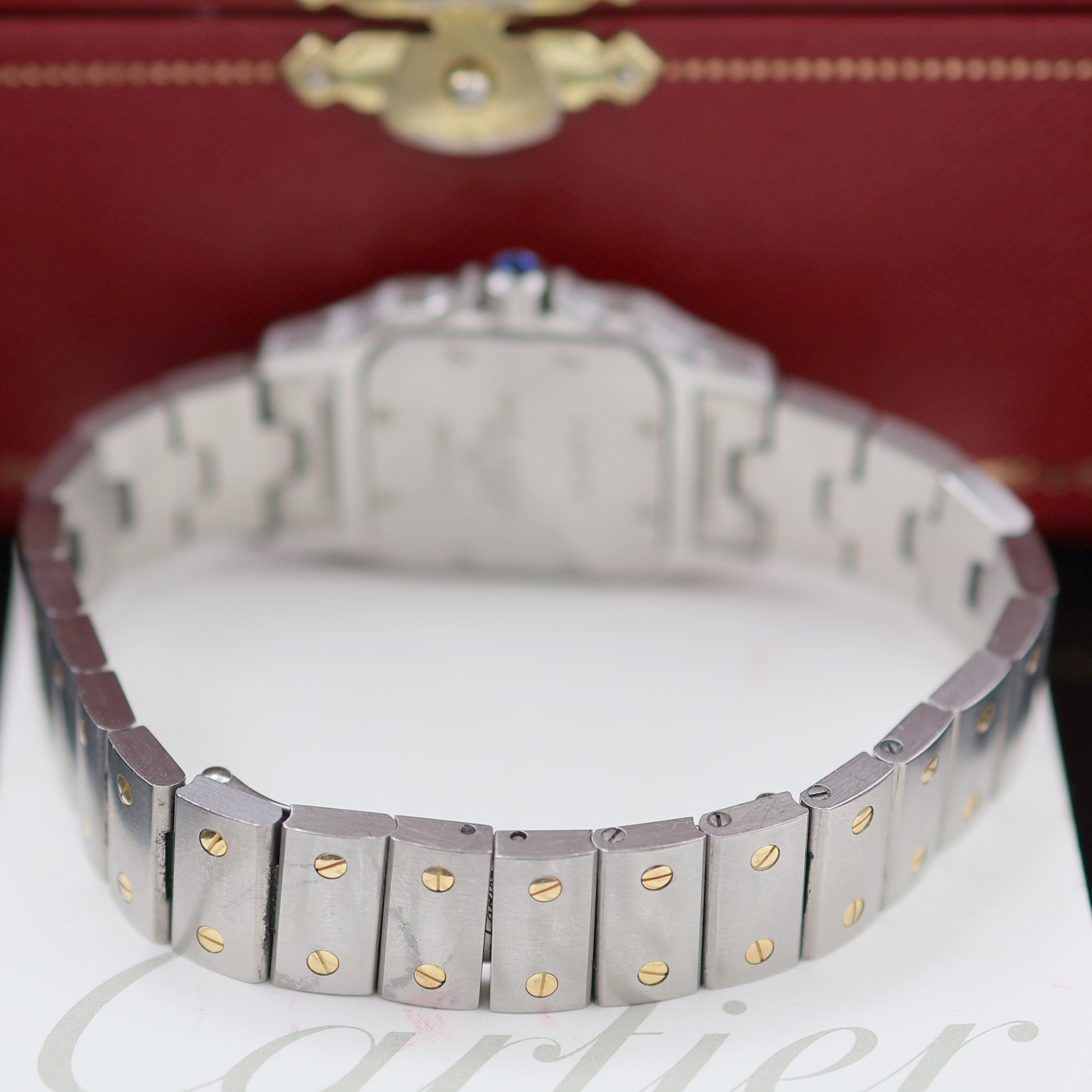 Detail b: CARTIER Damenarmbanduhr Santos Galbee Referenz 1567, Schweiz um 2006, quarz, Edelstahl/Gold kombiniert inkl. Gliederband m. dopp. Faltschl., Boden ...