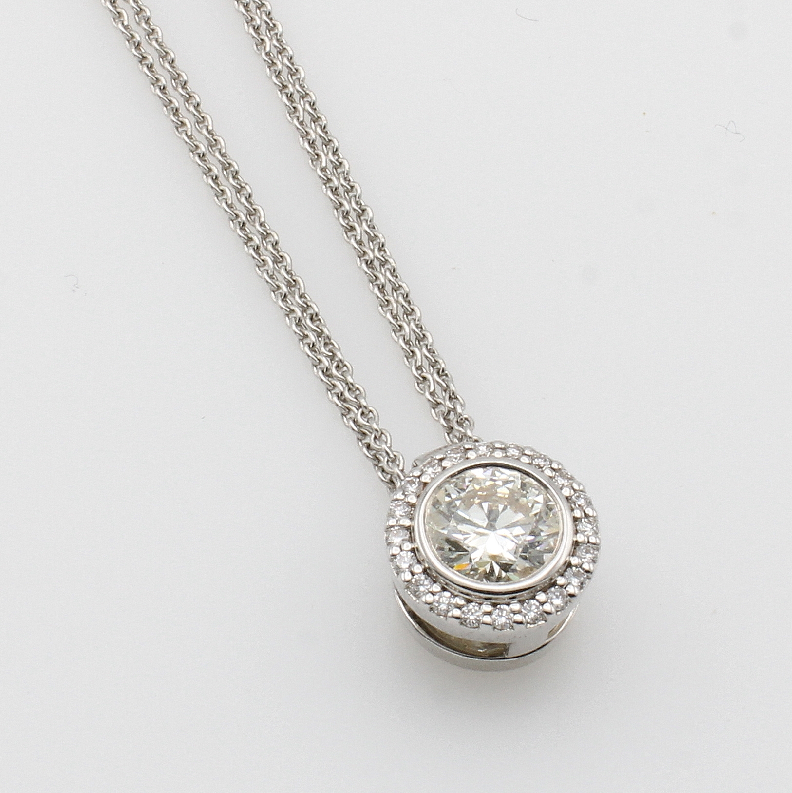 Image 26989187 - Anhänger an 2 reihiger Kette mit Brillanten, WG 750/000, Mittelstein ca. 1.01 ct ...