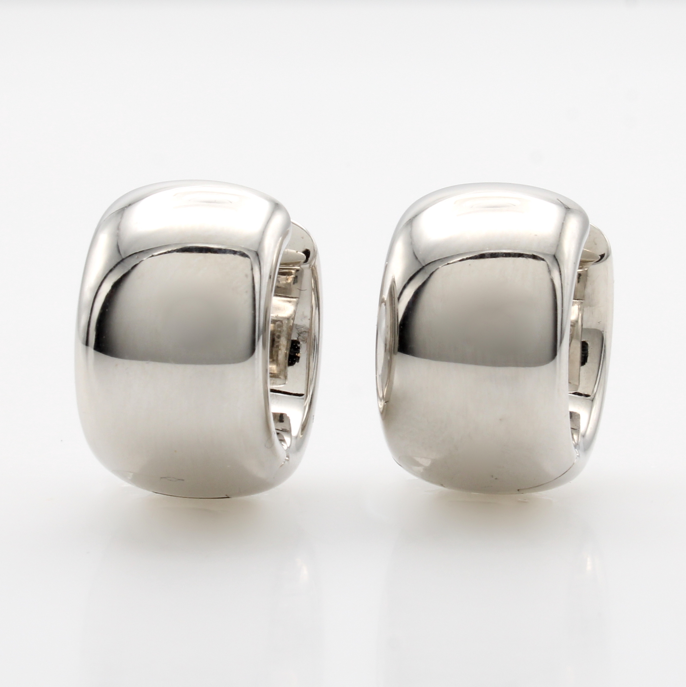 Image 26989188 - Paar Klappcreolen, WG 750/000, glattes Design, Br. ca. 10 mm Schätzpreis: 4780, - EUR