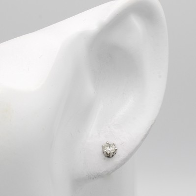 26989116a - Paar Ohrstecker mit Brillanten, WG 585/000, 2 Brill. in Zargenfassungen zus. ca. 0.30 ct ...