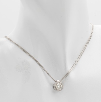 26989187b - Anhänger an 2 reihiger Kette mit Brillanten, WG 750/000, Mittelstein ca. 1.01 ct ...