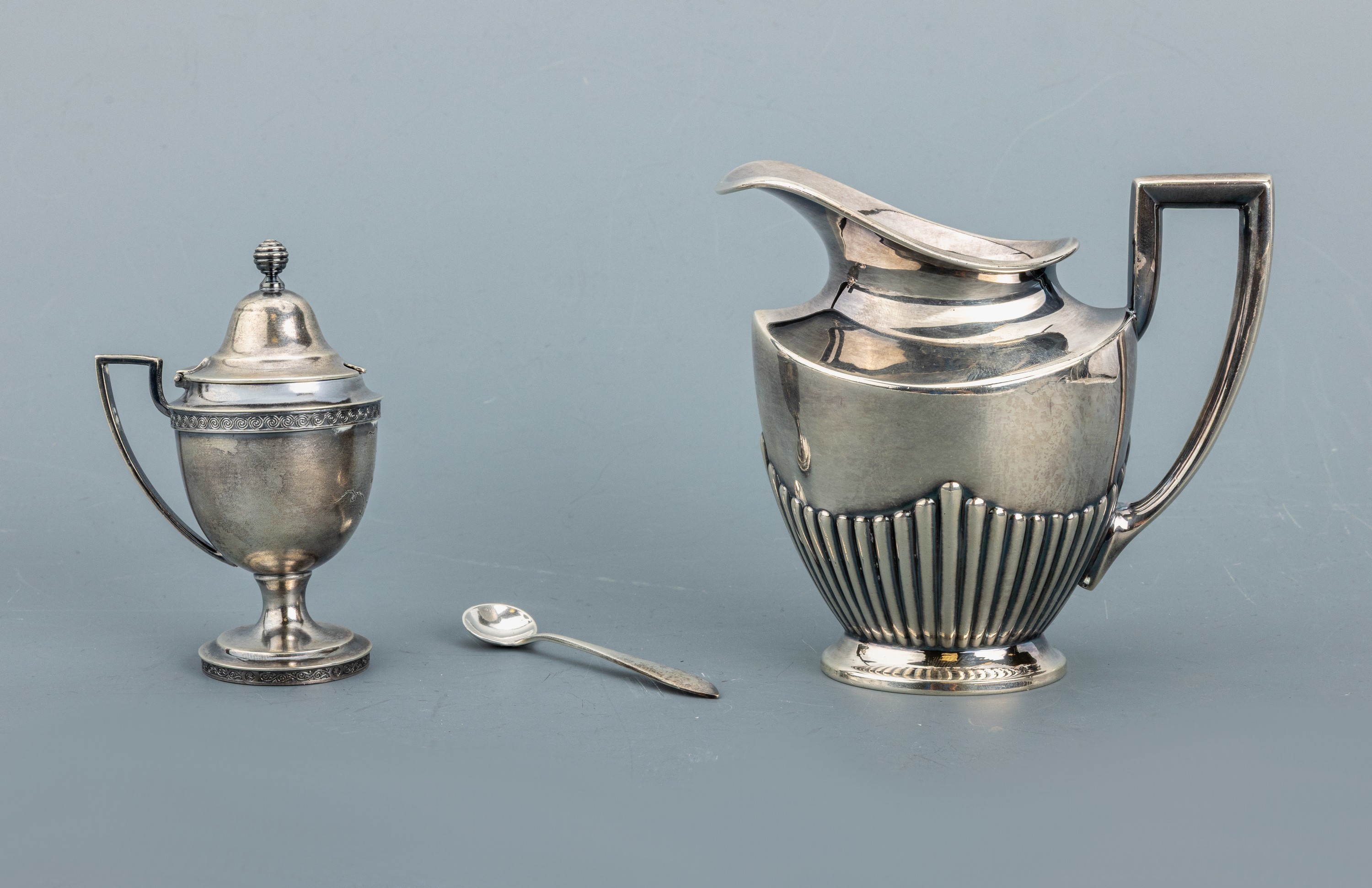 Image 26989248 - Sahnegießer, 925er Silber, deutsch, bauchige Form mit geripptem Unterteil, weiter ...